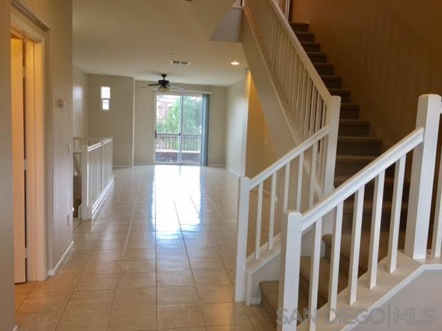 Detail Gallery Image 8 of 30 For 1386  Dandelion Way, San Marcos,  CA 92078 - 3 Beds | 3/1 Baths