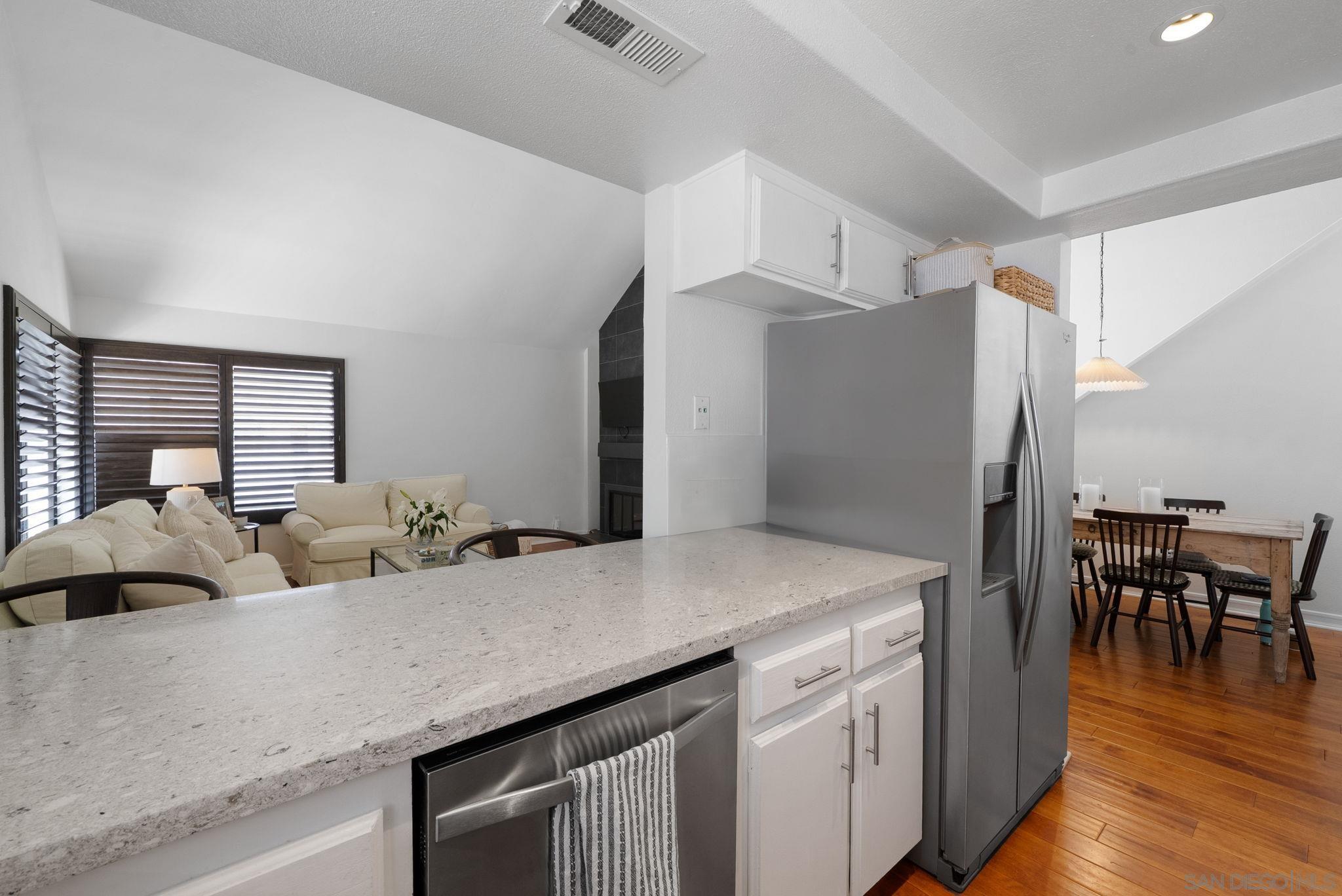 Detail Gallery Image 8 of 37 For 526  via De La Valle  a,  Solana Beach,  CA 92075 - 3 Beds | 2 Baths