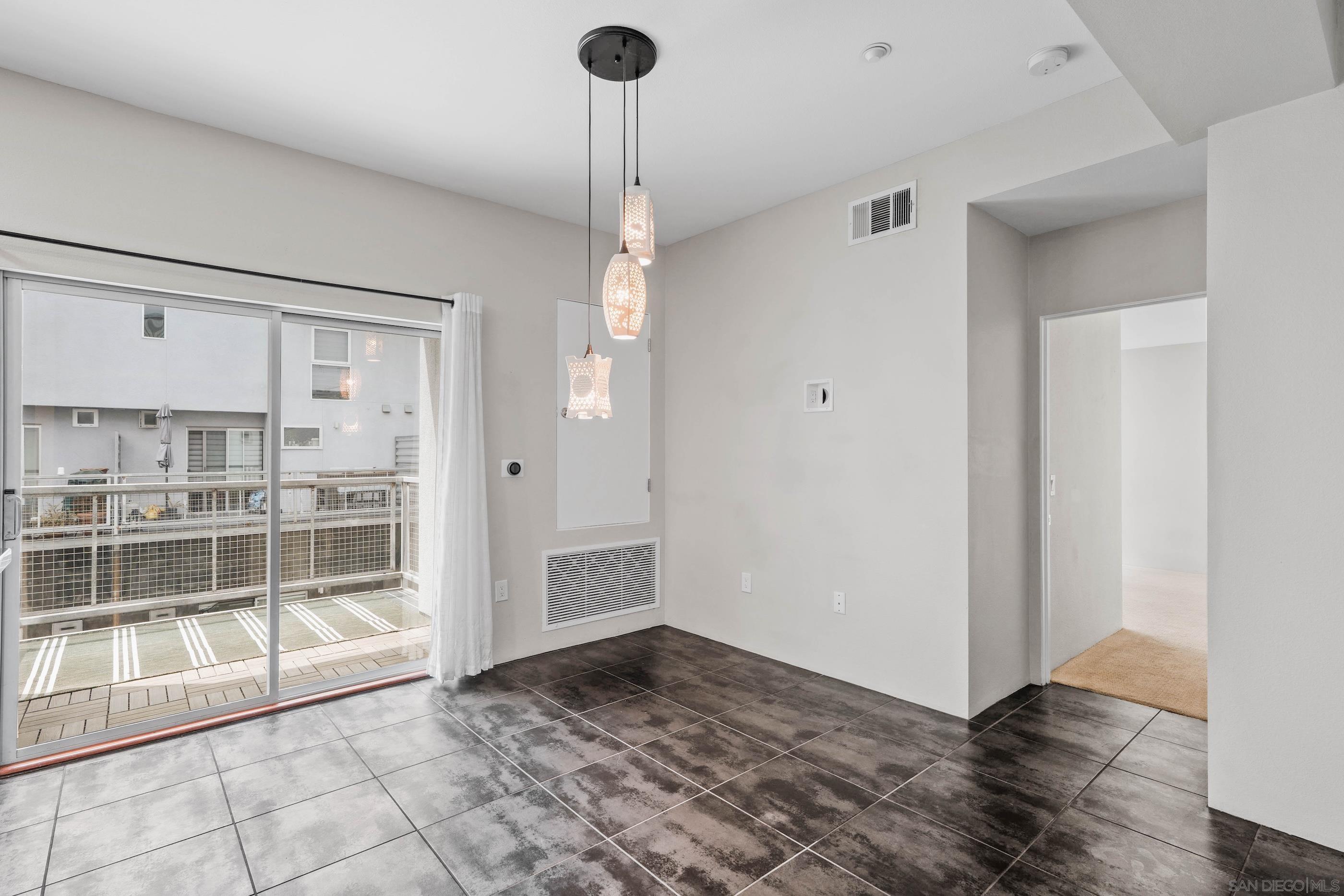 Detail Gallery Image 11 of 40 For 991  Sigsbee St, San Diego,  CA 92113 - 3 Beds | 2/1 Baths