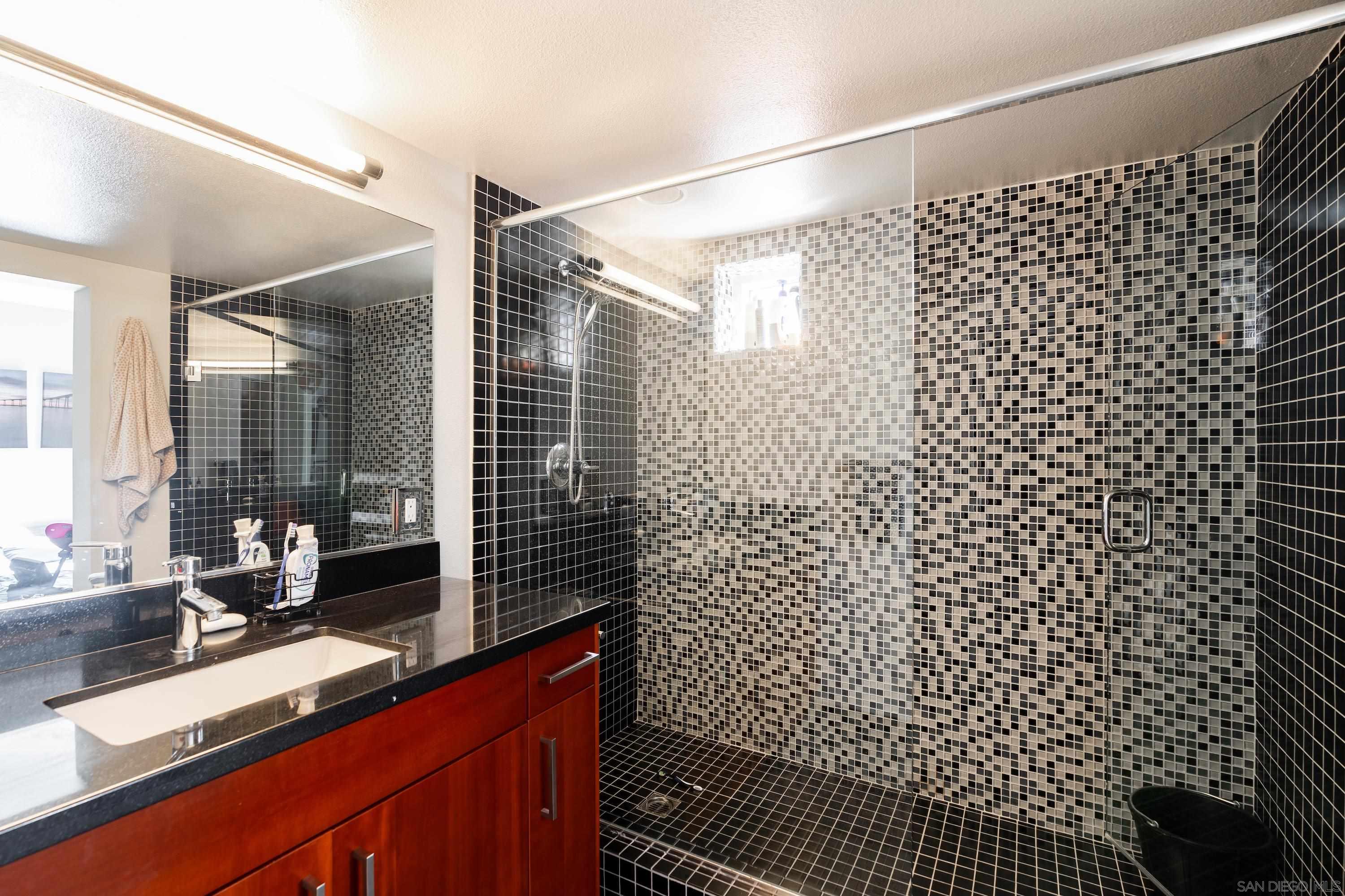 Detail Gallery Image 23 of 40 For 991  Sigsbee St, San Diego,  CA 92113 - 3 Beds | 2/1 Baths