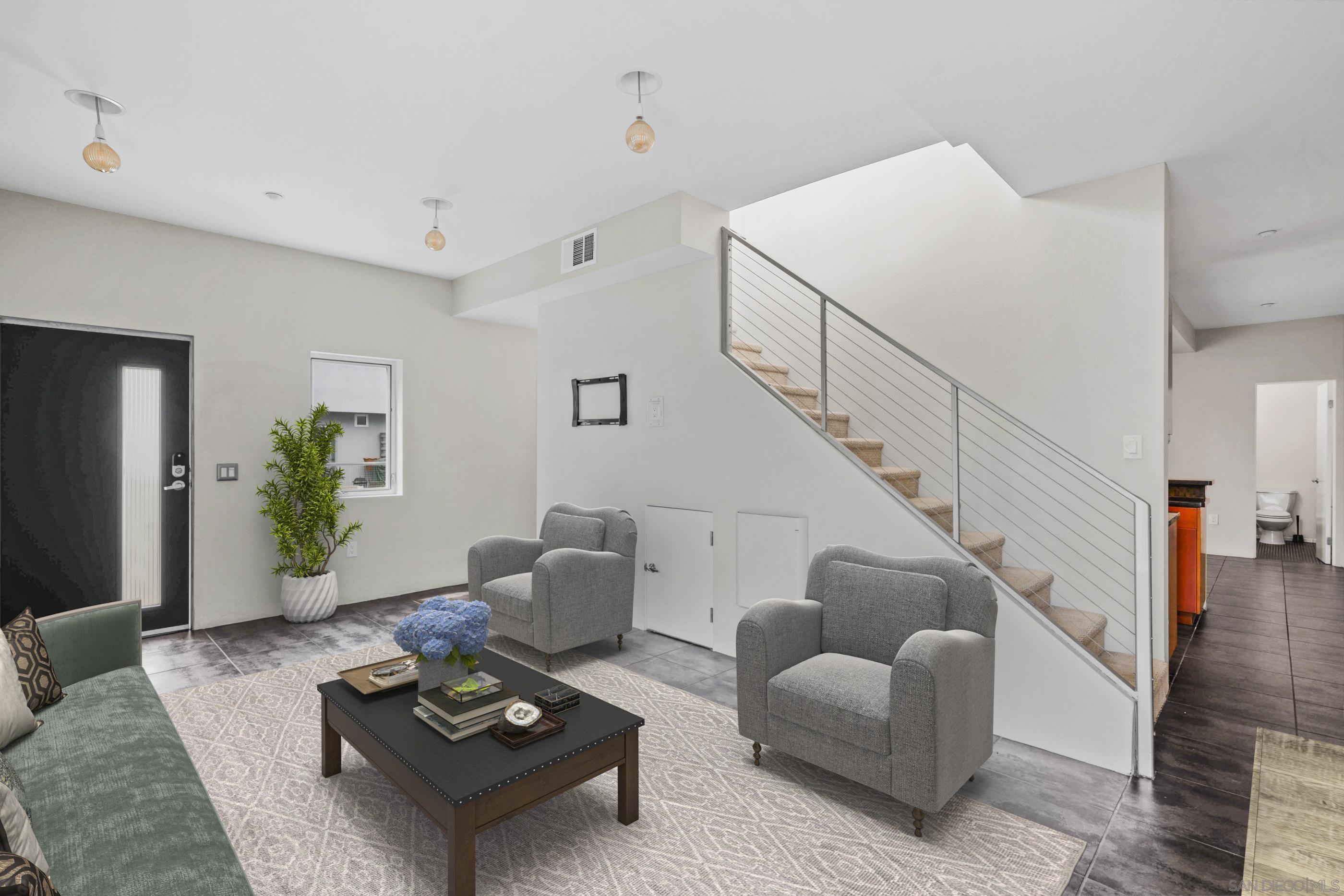 Detail Gallery Image 4 of 40 For 991  Sigsbee St, San Diego,  CA 92113 - 3 Beds | 2/1 Baths