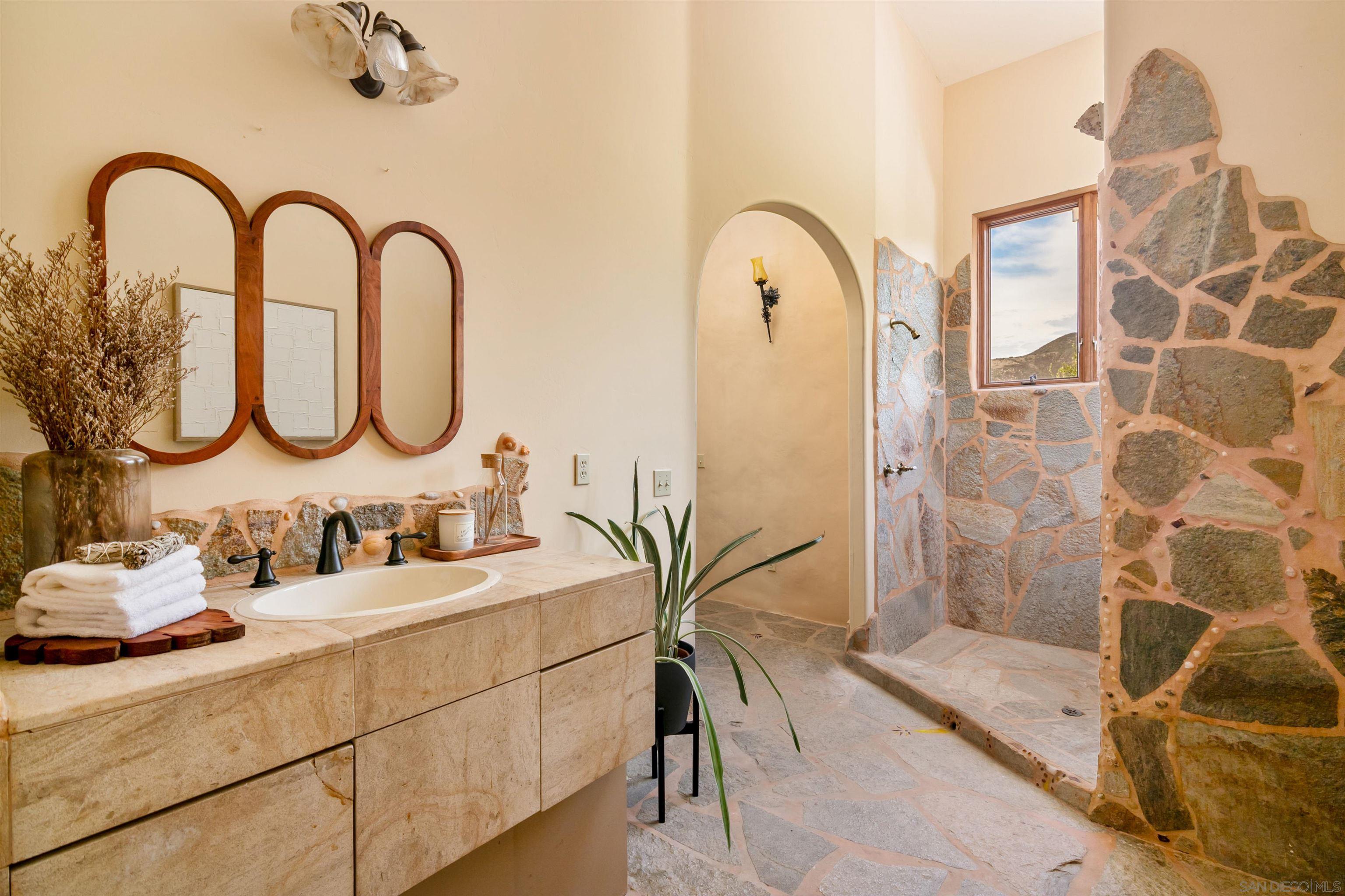 Detail Gallery Image 11 of 30 For 3696  Alta Loma Dr, Jamul,  CA 91935 - 3 Beds | 2 Baths
