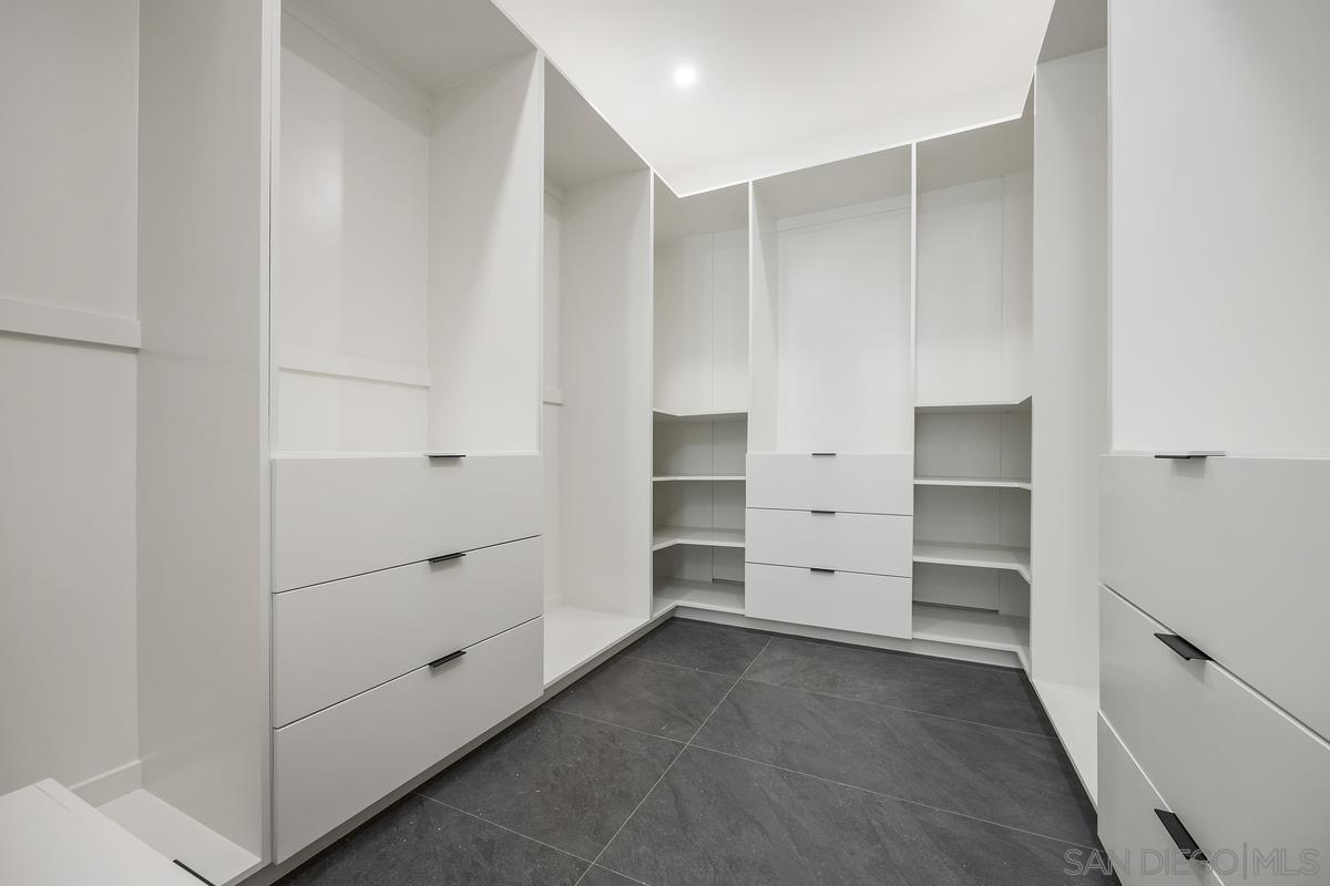 Detail Gallery Image 25 of 71 For 147 S Rios Ave, Solana Beach,  CA 92075 - 6 Beds | 6/2 Baths