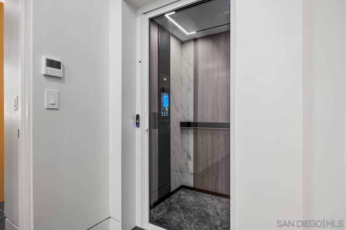 Detail Gallery Image 30 of 71 For 147 S Rios Ave, Solana Beach,  CA 92075 - 6 Beds | 6/2 Baths