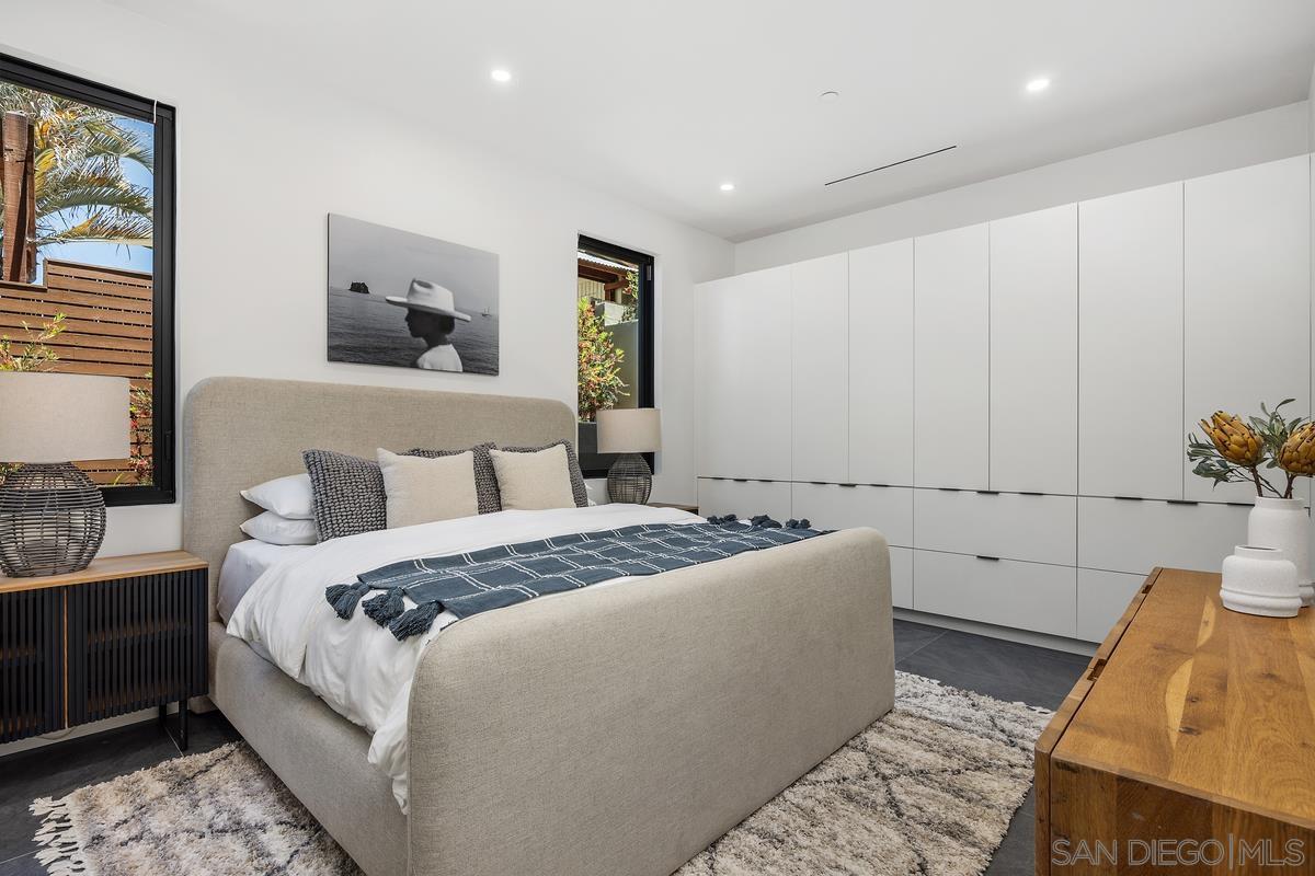 Detail Gallery Image 35 of 71 For 147 S Rios Ave, Solana Beach,  CA 92075 - 6 Beds | 6/2 Baths