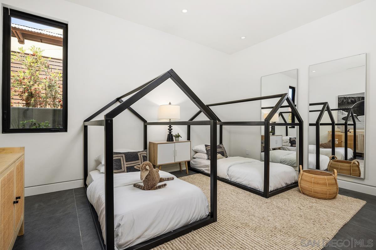 Detail Gallery Image 37 of 71 For 147 S Rios Ave, Solana Beach,  CA 92075 - 6 Beds | 6/2 Baths