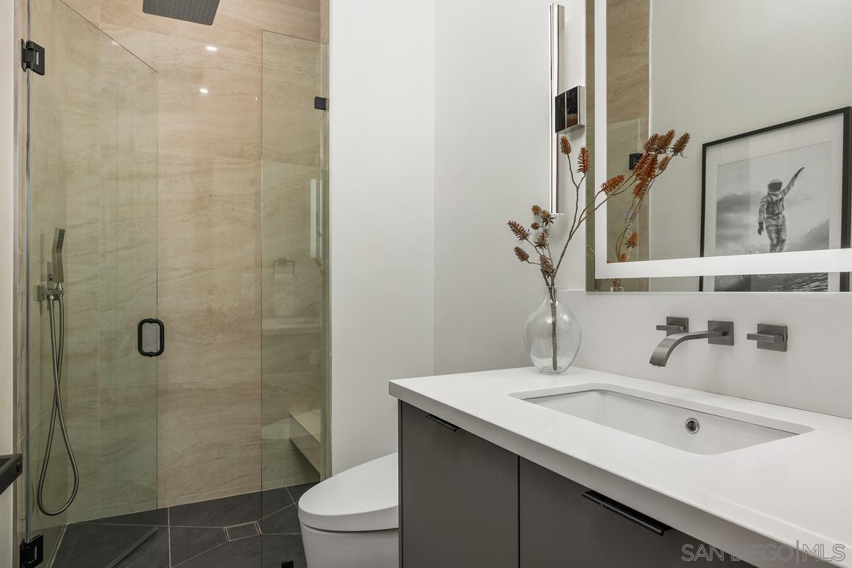 Detail Gallery Image 39 of 71 For 147 S Rios Ave, Solana Beach,  CA 92075 - 6 Beds | 6/2 Baths