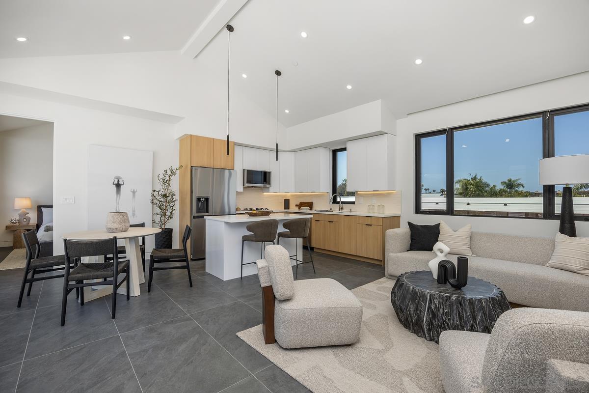 Detail Gallery Image 47 of 71 For 147 S Rios Ave, Solana Beach,  CA 92075 - 6 Beds | 6/2 Baths