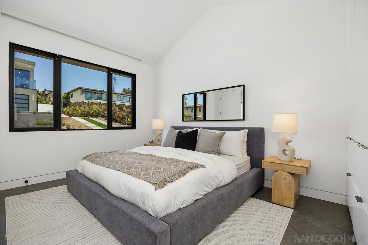 Detail Gallery Image 48 of 71 For 147 S Rios Ave, Solana Beach,  CA 92075 - 6 Beds | 6/2 Baths