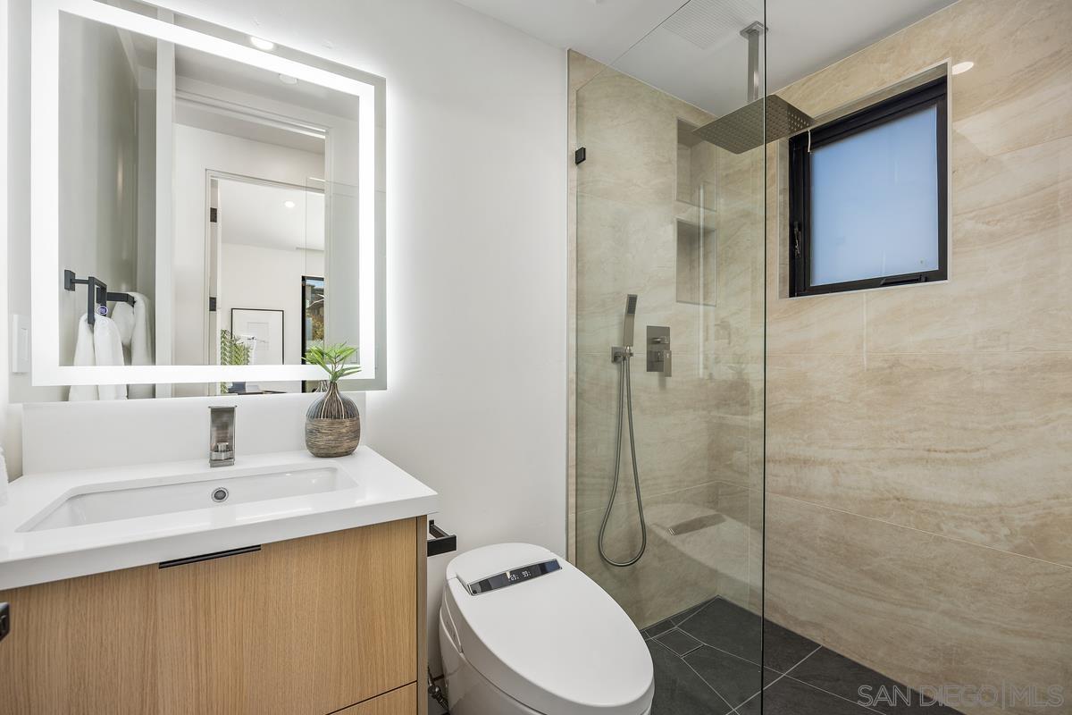 Detail Gallery Image 51 of 71 For 147 S Rios Ave, Solana Beach,  CA 92075 - 6 Beds | 6/2 Baths