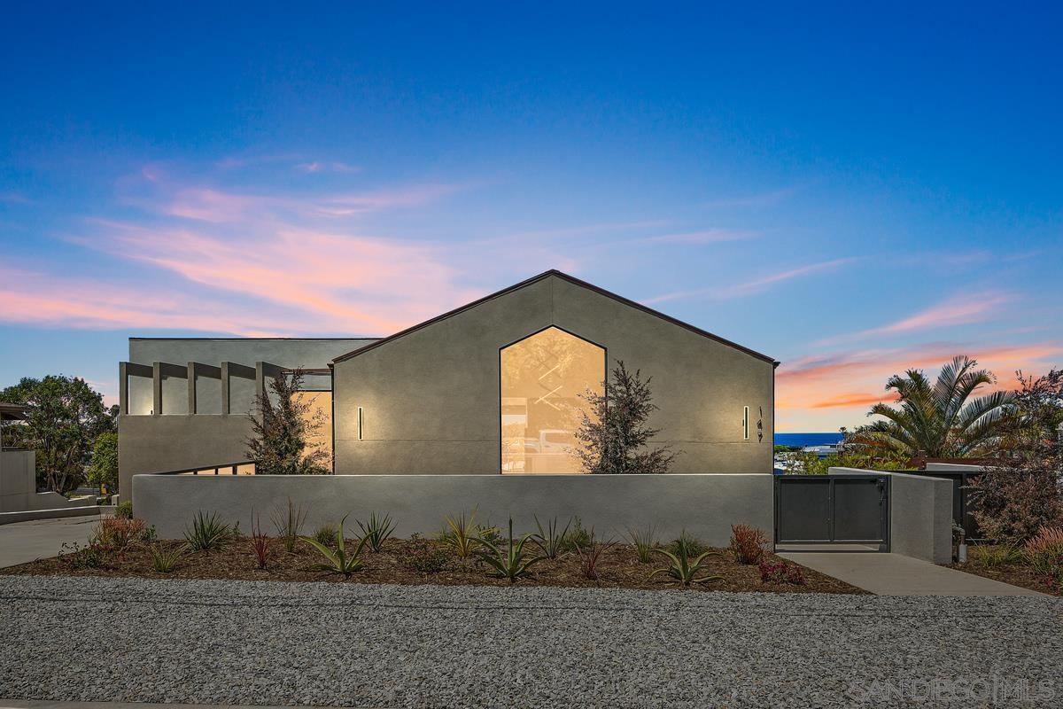 Detail Gallery Image 56 of 71 For 147 S Rios Ave, Solana Beach,  CA 92075 - 6 Beds | 6/2 Baths