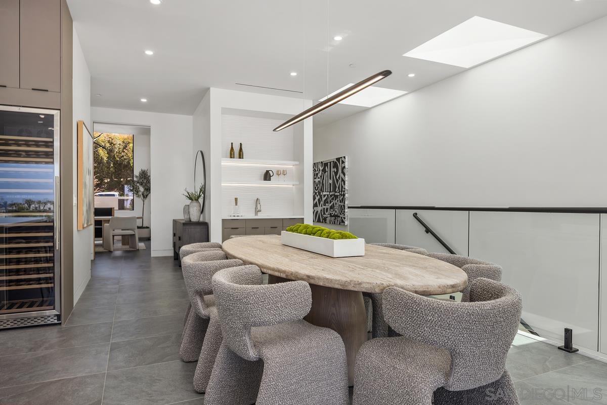 Detail Gallery Image 9 of 71 For 147 S Rios Ave, Solana Beach,  CA 92075 - 6 Beds | 6/2 Baths