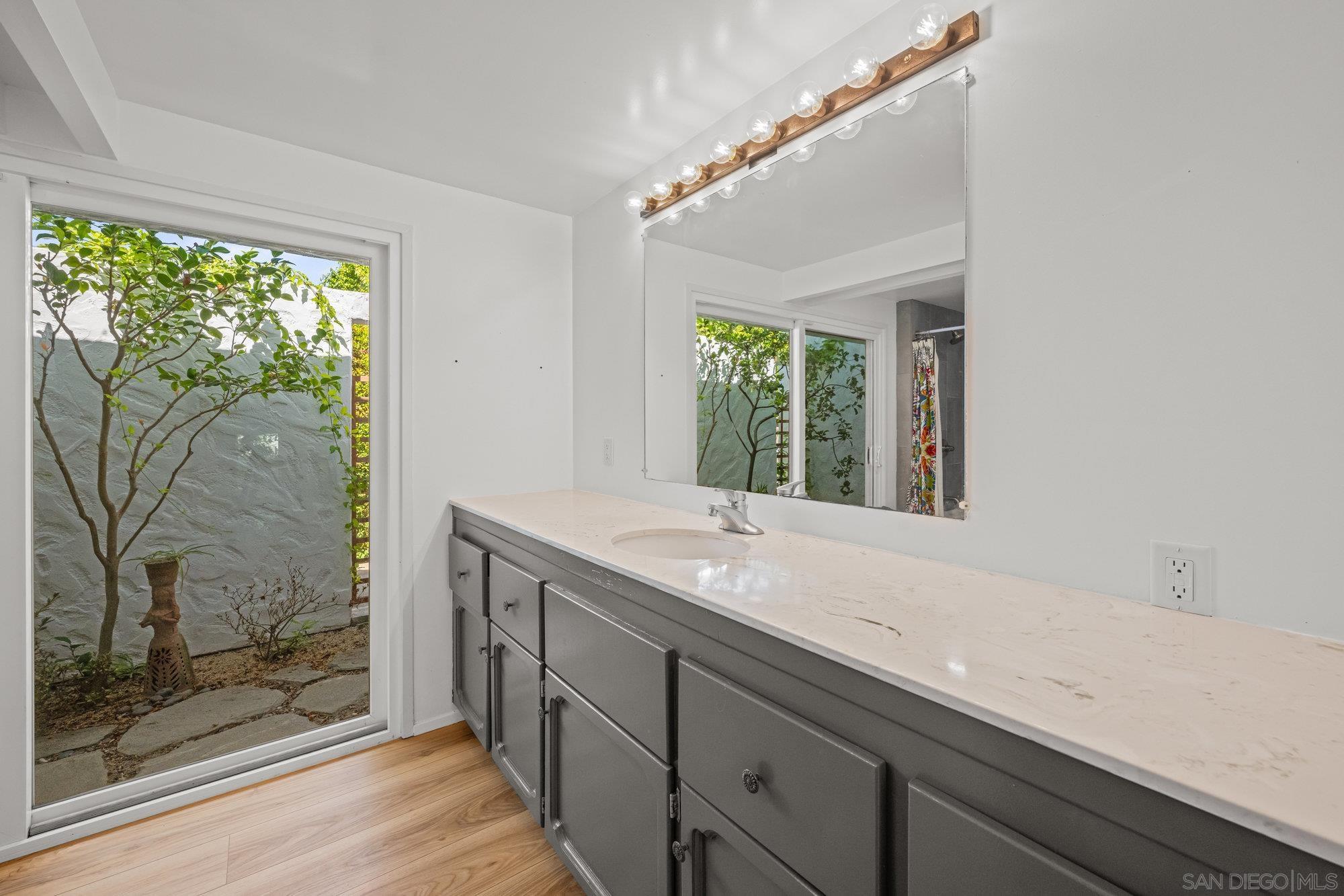 Detail Gallery Image 19 of 28 For 1640  El Paso Real, La Jolla,  CA 92037 - 4 Beds | 3/1 Baths