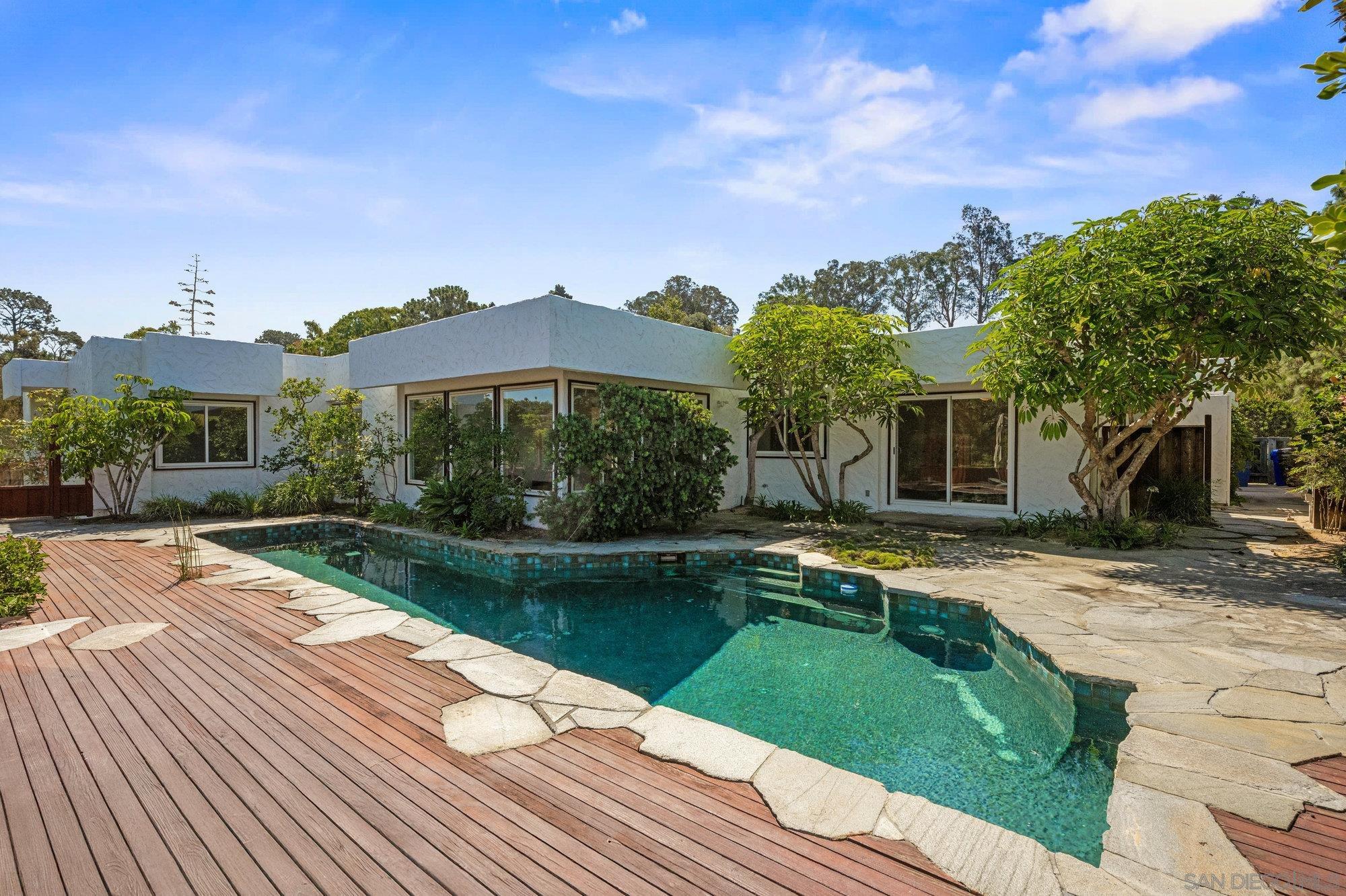 Detail Gallery Image 21 of 28 For 1640  El Paso Real, La Jolla,  CA 92037 - 4 Beds | 3/1 Baths