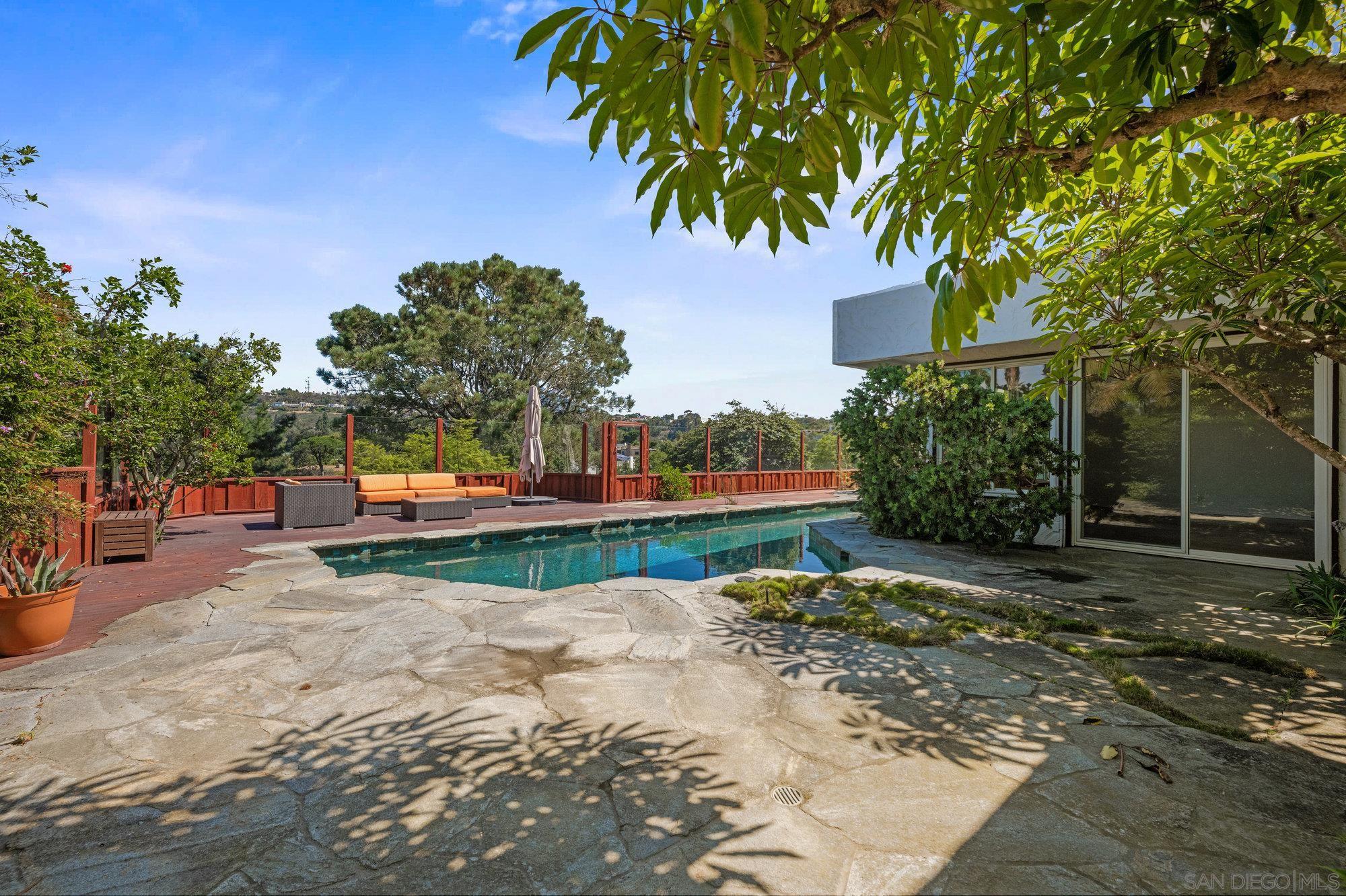 Detail Gallery Image 22 of 28 For 1640  El Paso Real, La Jolla,  CA 92037 - 4 Beds | 3/1 Baths