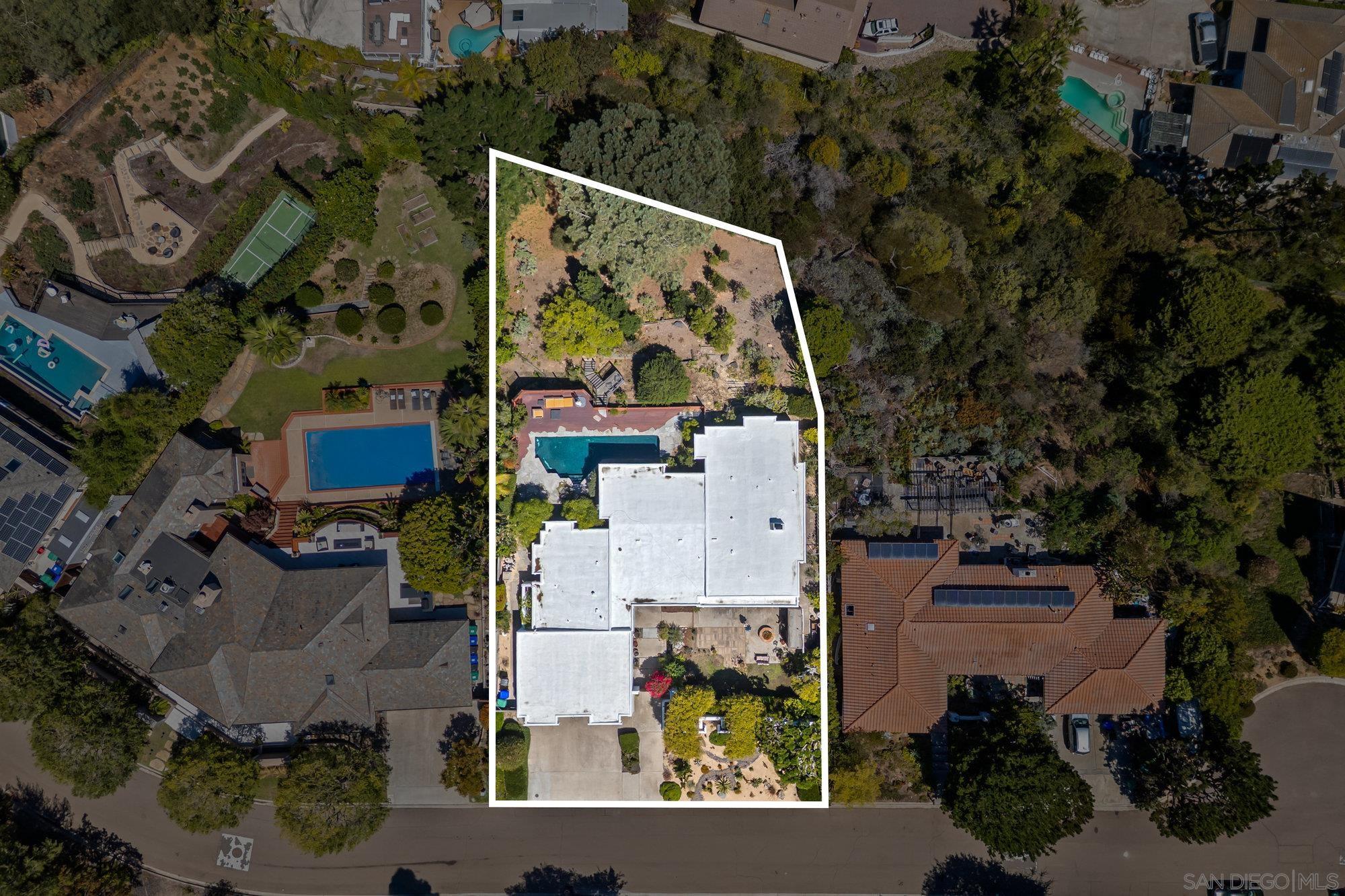 Detail Gallery Image 27 of 28 For 1640  El Paso Real, La Jolla,  CA 92037 - 4 Beds | 3/1 Baths