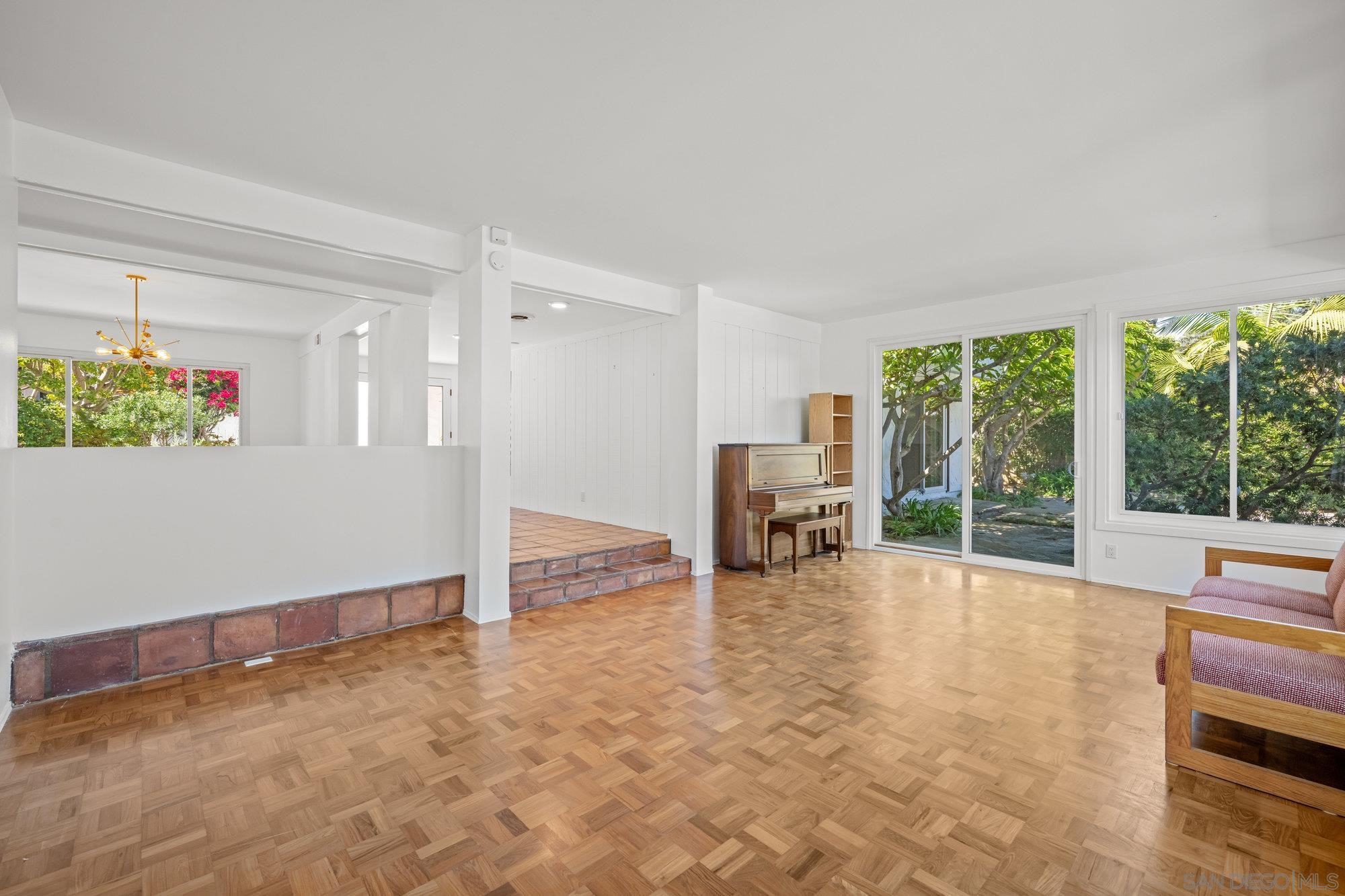 Detail Gallery Image 9 of 28 For 1640  El Paso Real, La Jolla,  CA 92037 - 4 Beds | 3/1 Baths