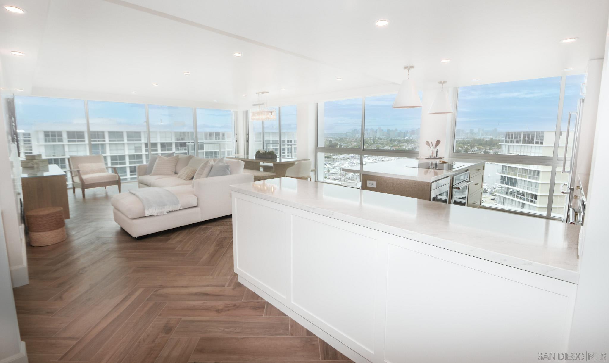 Detail Gallery Image 2 of 29 For 1760  Avenida Del Mundo  1603, Coronado,  CA 92118 - 3 Beds | 3 Baths