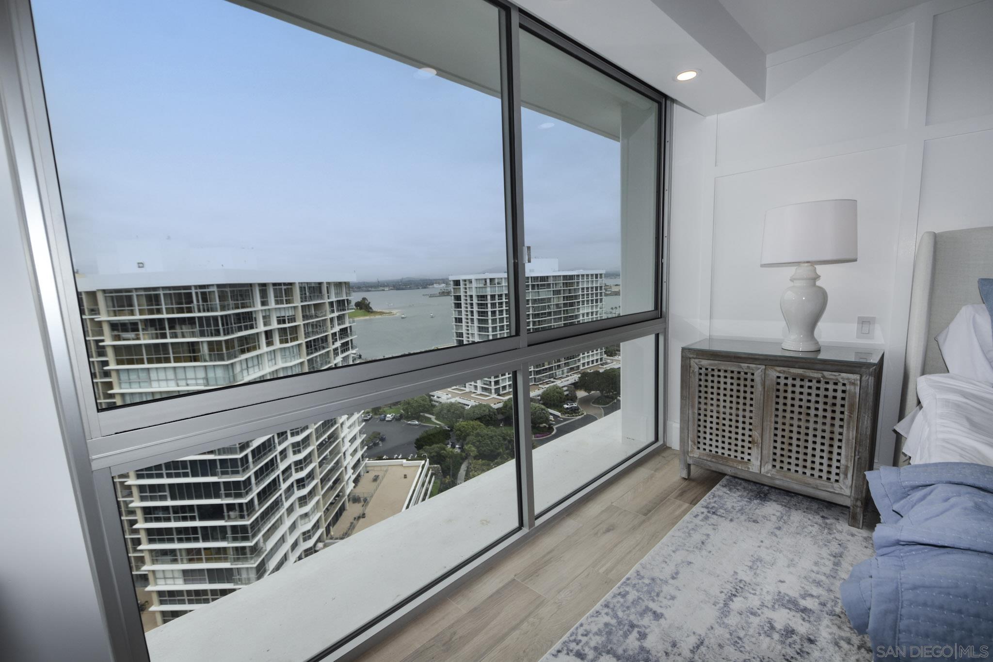 Detail Gallery Image 14 of 29 For 1760  Avenida Del Mundo  1603, Coronado,  CA 92118 - 3 Beds | 3 Baths