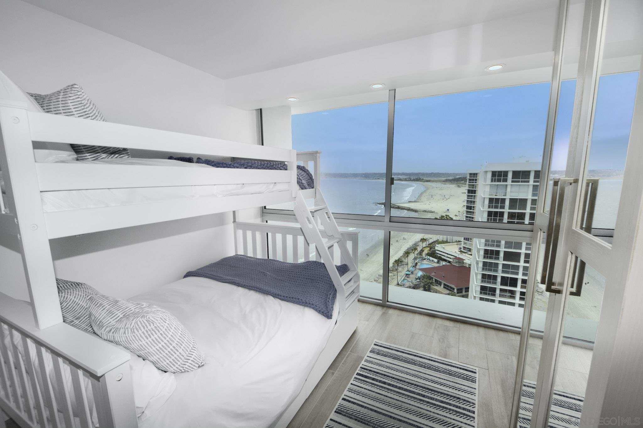 Detail Gallery Image 20 of 29 For 1760  Avenida Del Mundo  1603, Coronado,  CA 92118 - 3 Beds | 3 Baths