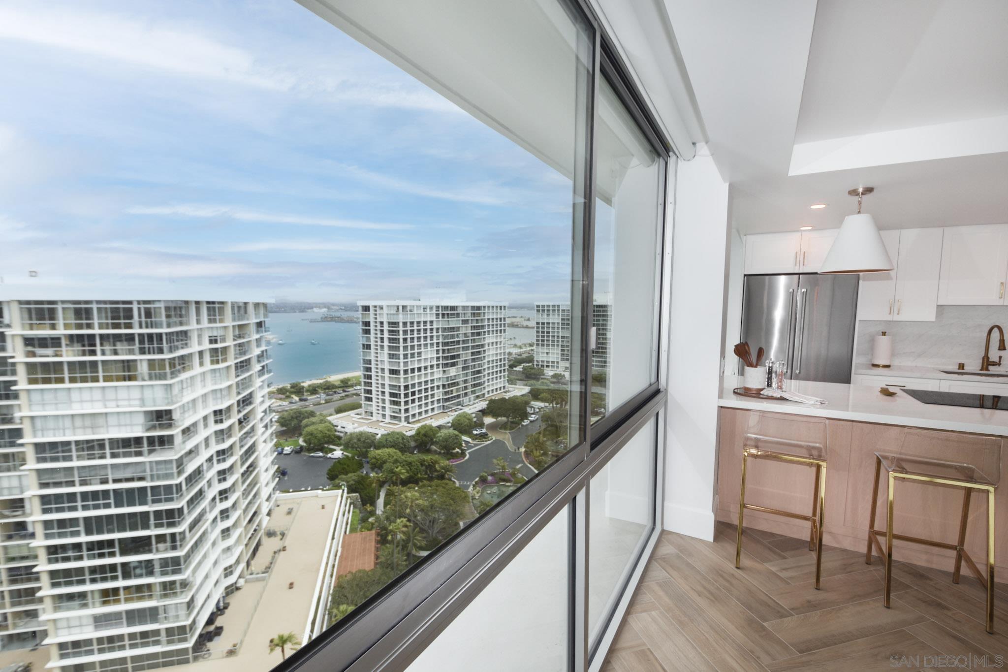 Detail Gallery Image 4 of 29 For 1760  Avenida Del Mundo  1603, Coronado,  CA 92118 - 3 Beds | 3 Baths