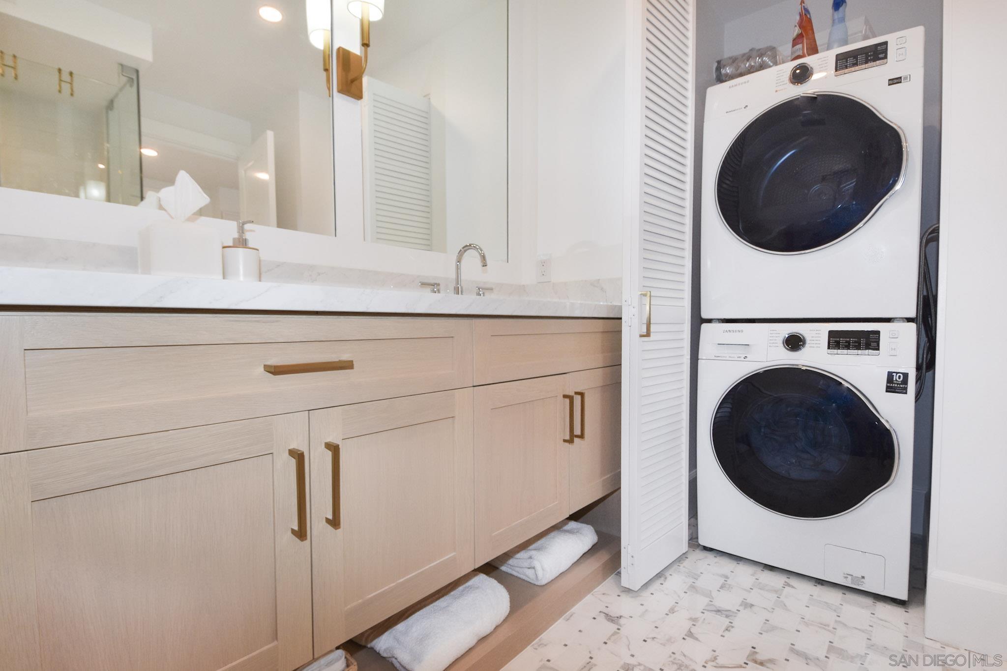 Detail Gallery Image 8 of 29 For 1760  Avenida Del Mundo  1603, Coronado,  CA 92118 - 3 Beds | 3 Baths