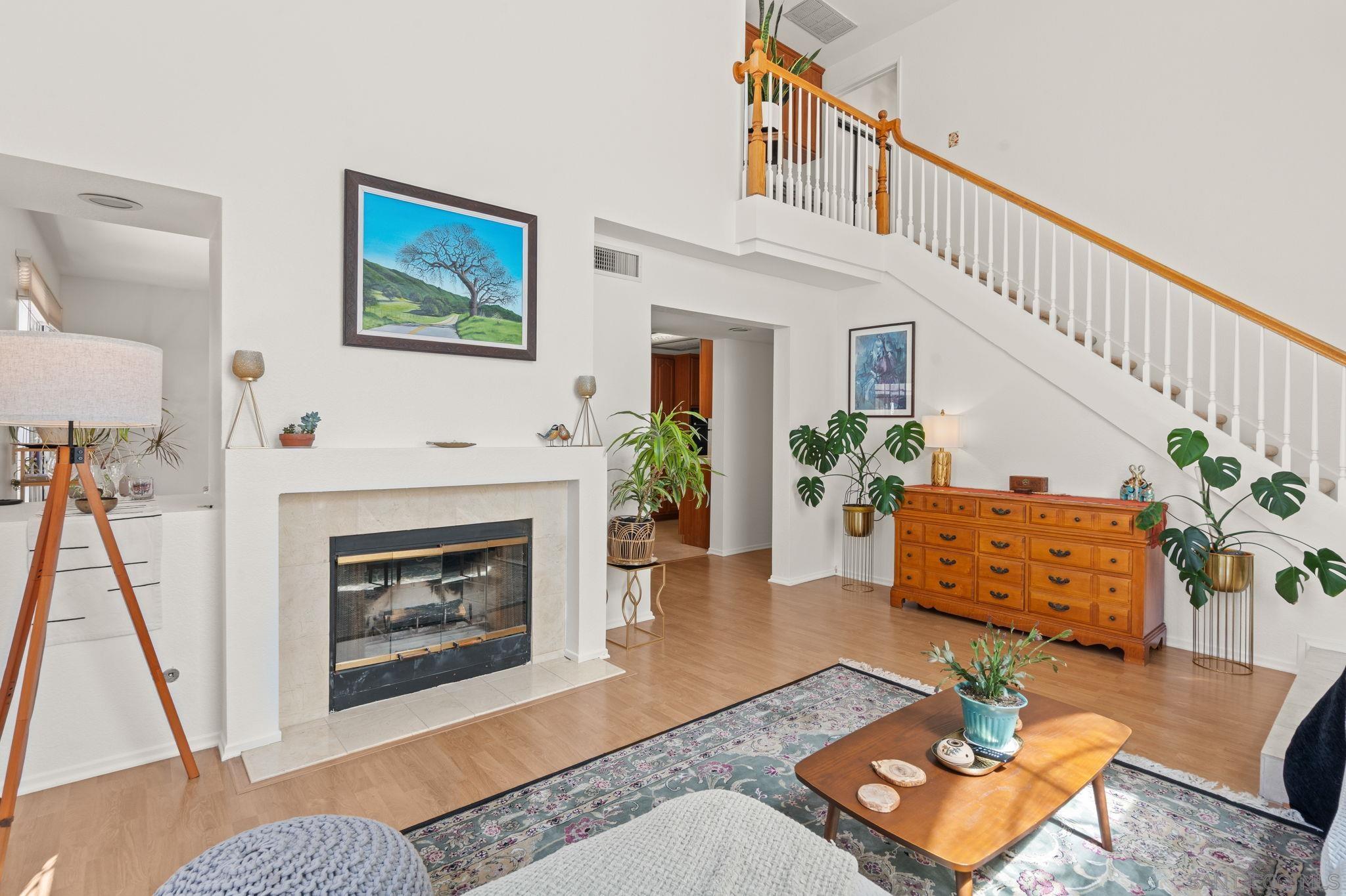 Front Image Thumbnail for SD250038615