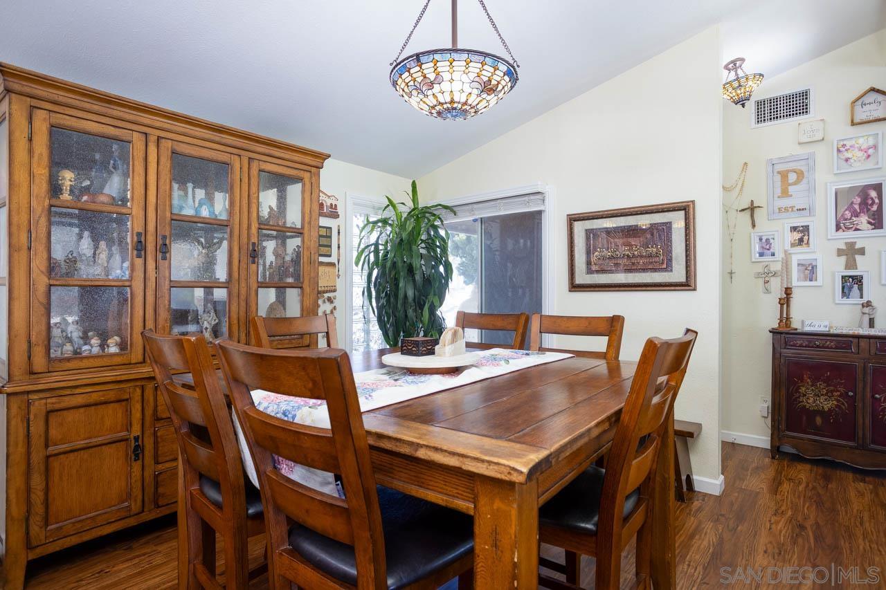 Detail Gallery Image 10 of 38 For 2597  Melbourne Dr, San Diego,  CA 92123 - 3 Beds | 2 Baths