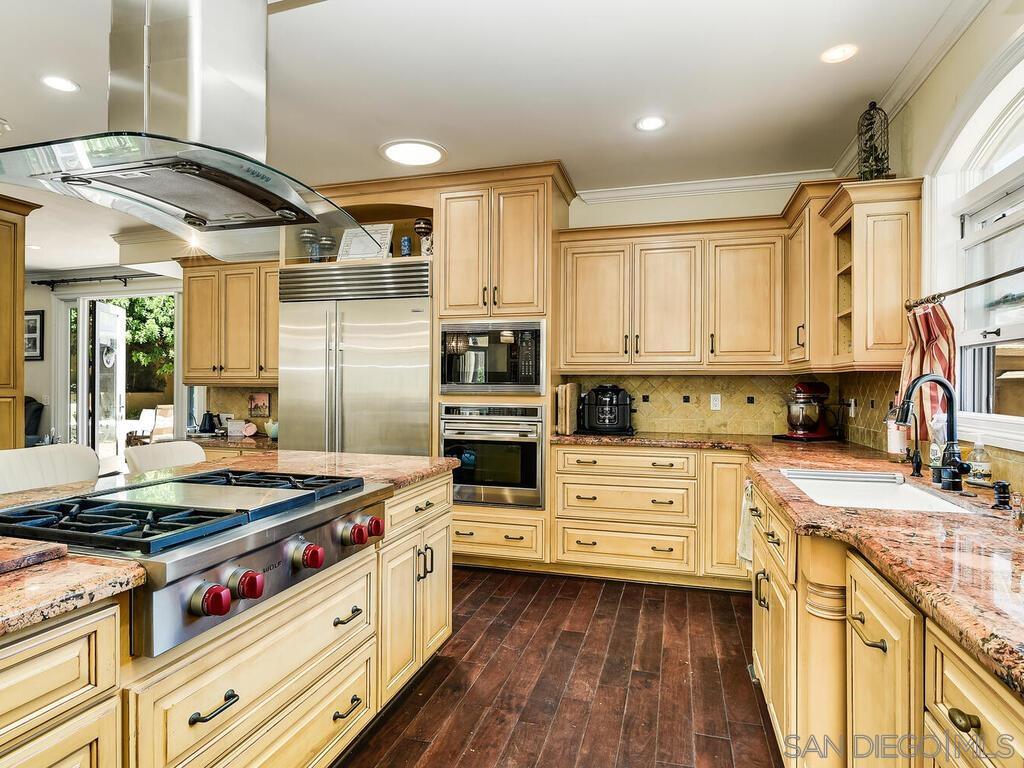 Detail Gallery Image 11 of 37 For 911  4th St, Coronado,  CA 92118 - 4 Beds | 4 Baths