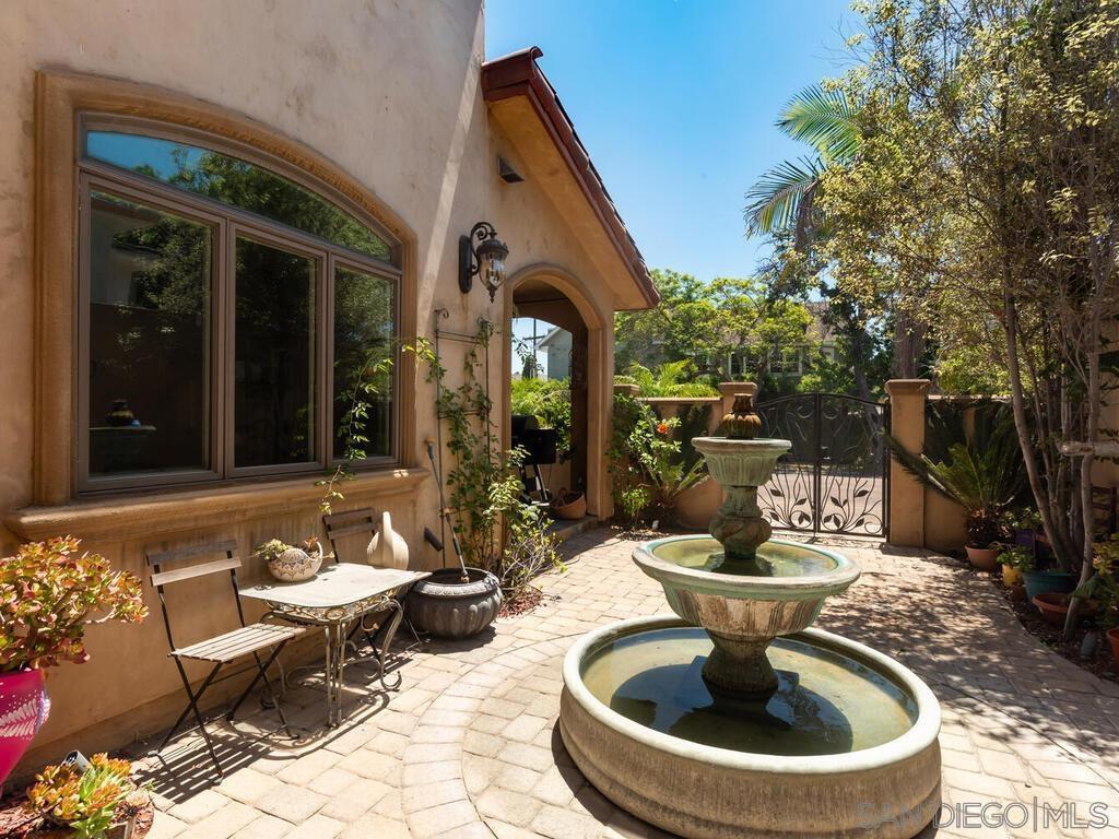 Detail Gallery Image 3 of 37 For 911  4th St, Coronado,  CA 92118 - 4 Beds | 4 Baths