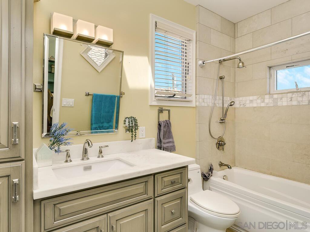 Detail Gallery Image 26 of 37 For 911  4th St, Coronado,  CA 92118 - 4 Beds | 4 Baths