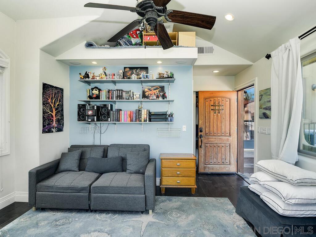 Detail Gallery Image 32 of 37 For 911  4th St, Coronado,  CA 92118 - 4 Beds | 4 Baths