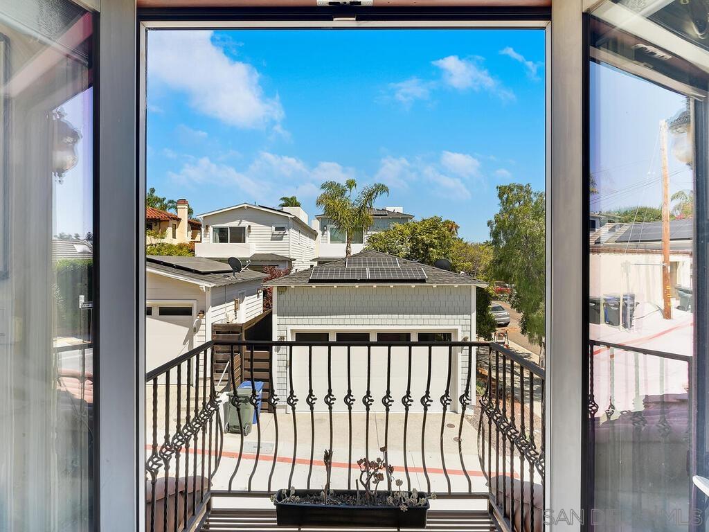 Detail Gallery Image 33 of 37 For 911  4th St, Coronado,  CA 92118 - 4 Beds | 4 Baths