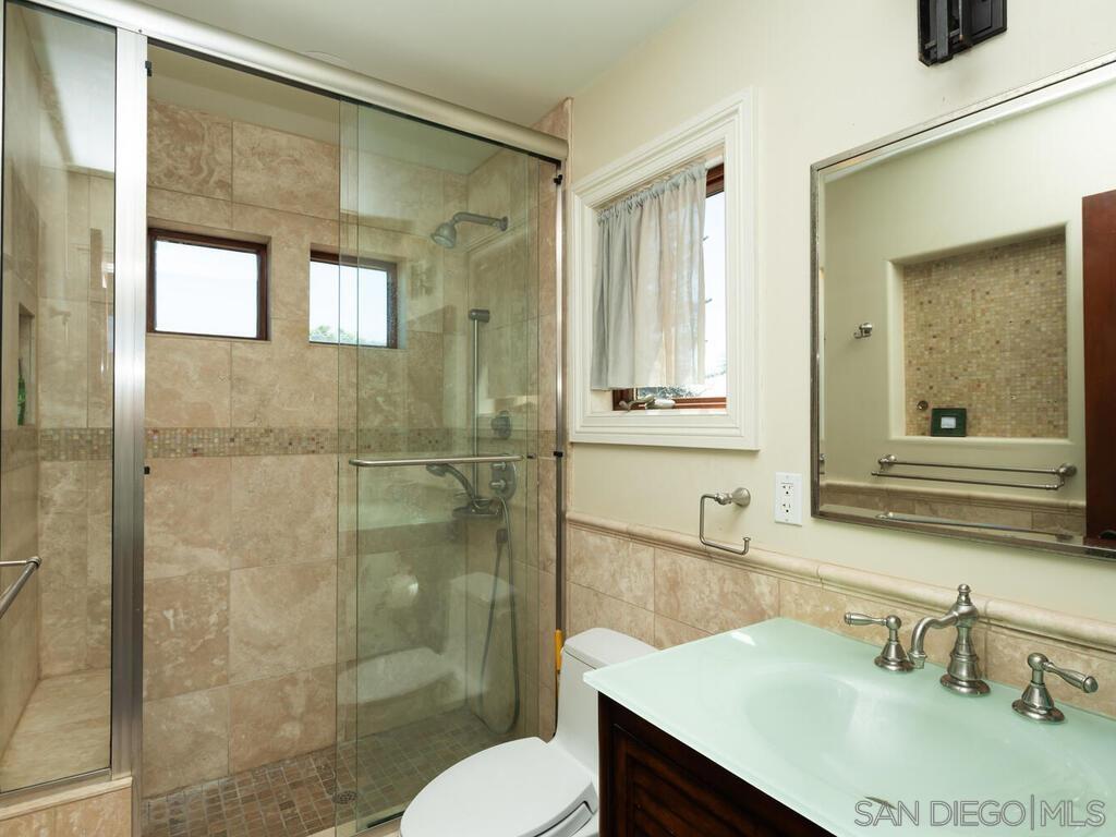 Detail Gallery Image 34 of 37 For 911  4th St, Coronado,  CA 92118 - 4 Beds | 4 Baths