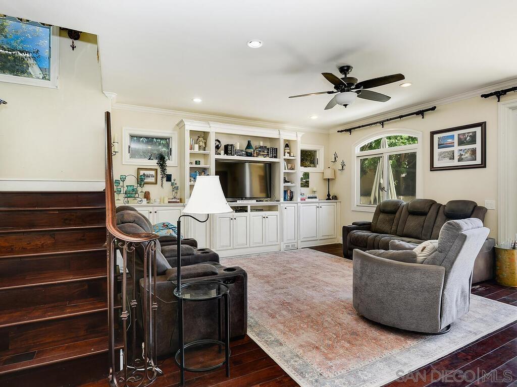 Detail Gallery Image 5 of 37 For 911  4th St, Coronado,  CA 92118 - 4 Beds | 4 Baths