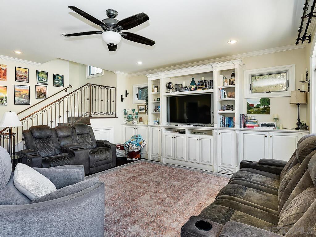 Detail Gallery Image 6 of 37 For 911  4th St, Coronado,  CA 92118 - 4 Beds | 4 Baths