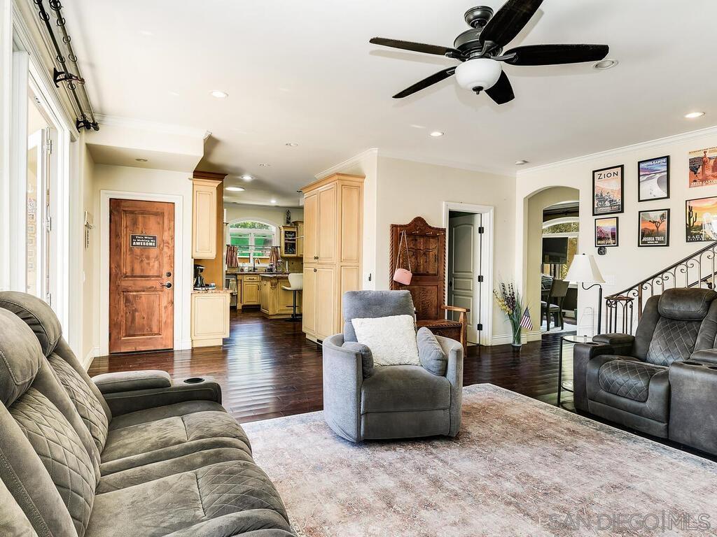 Detail Gallery Image 7 of 37 For 911  4th St, Coronado,  CA 92118 - 4 Beds | 4 Baths