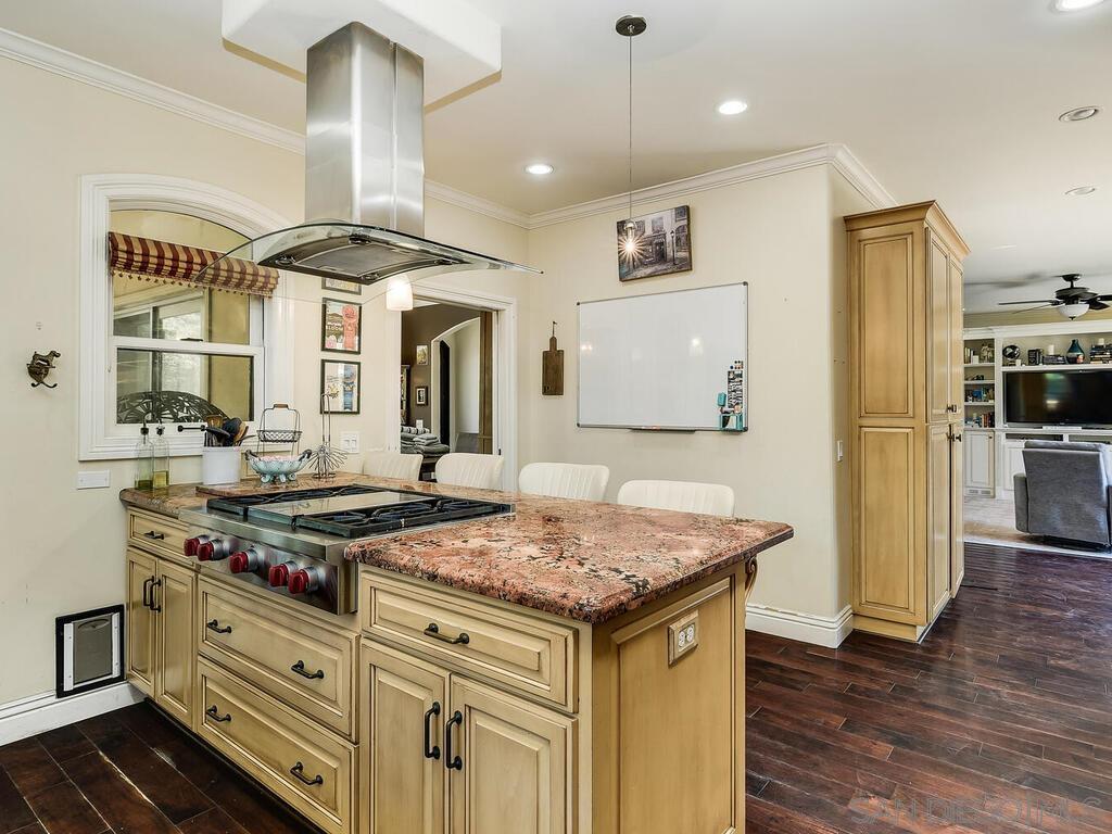 Detail Gallery Image 10 of 37 For 911  4th St, Coronado,  CA 92118 - 4 Beds | 4 Baths