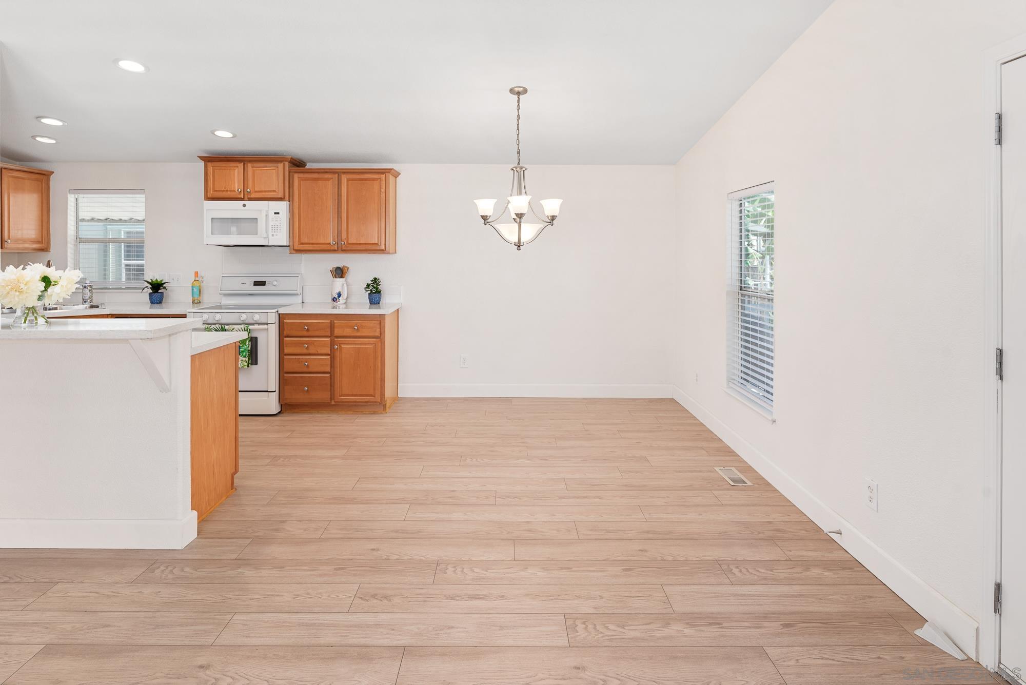 Detail Gallery Image 9 of 49 For 200  El Camino Real  #343,  Oceanside,  CA 92058 - 2 Beds | 2 Baths