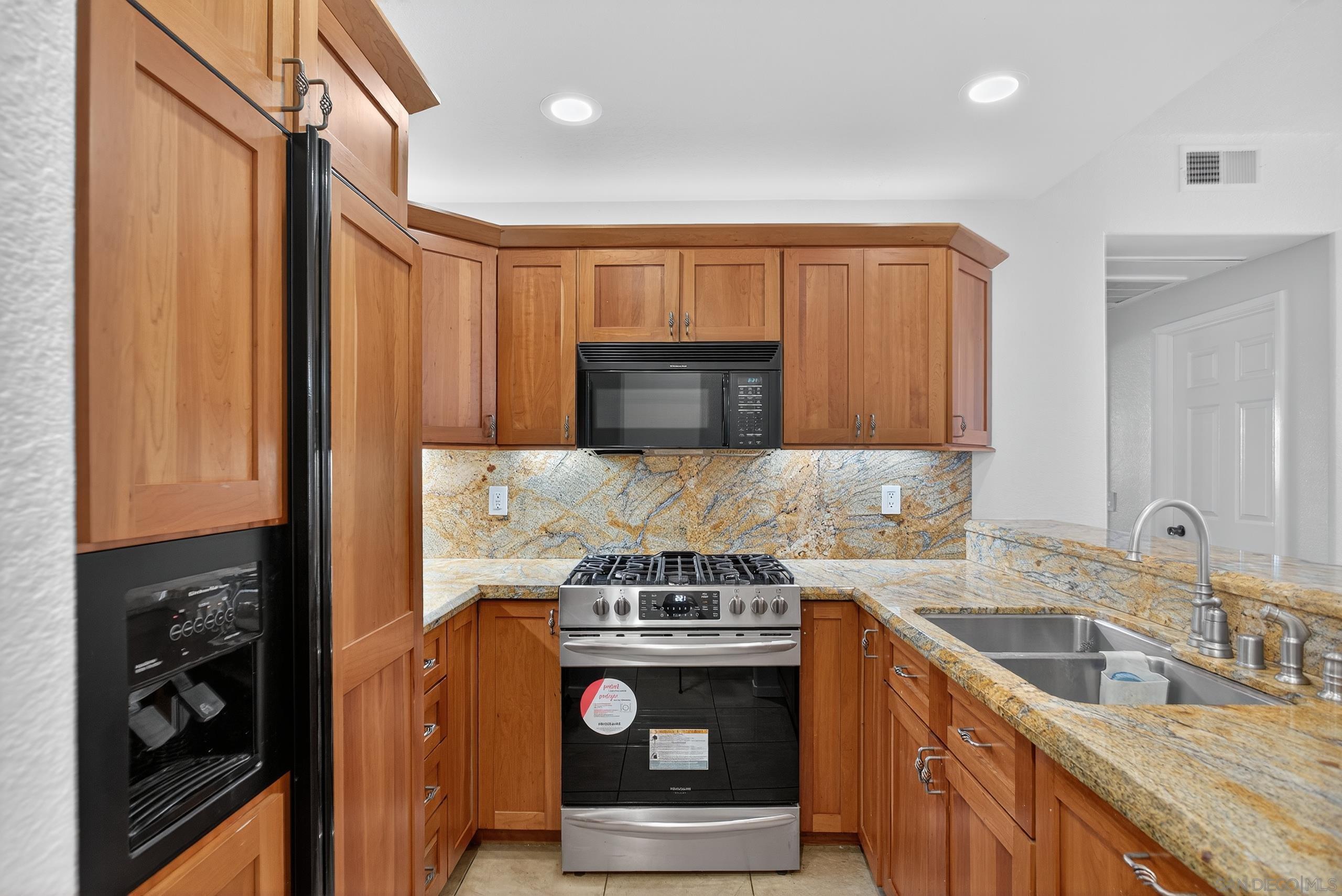 Detail Gallery Image 2 of 25 For 3620  3rd Ave  102, San Diego,  CA 92103 - 2 Beds | 2 Baths