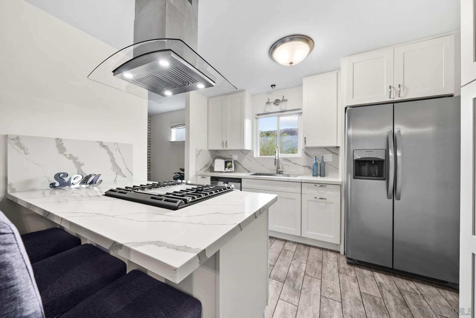 Front Image Thumbnail for SD250038715