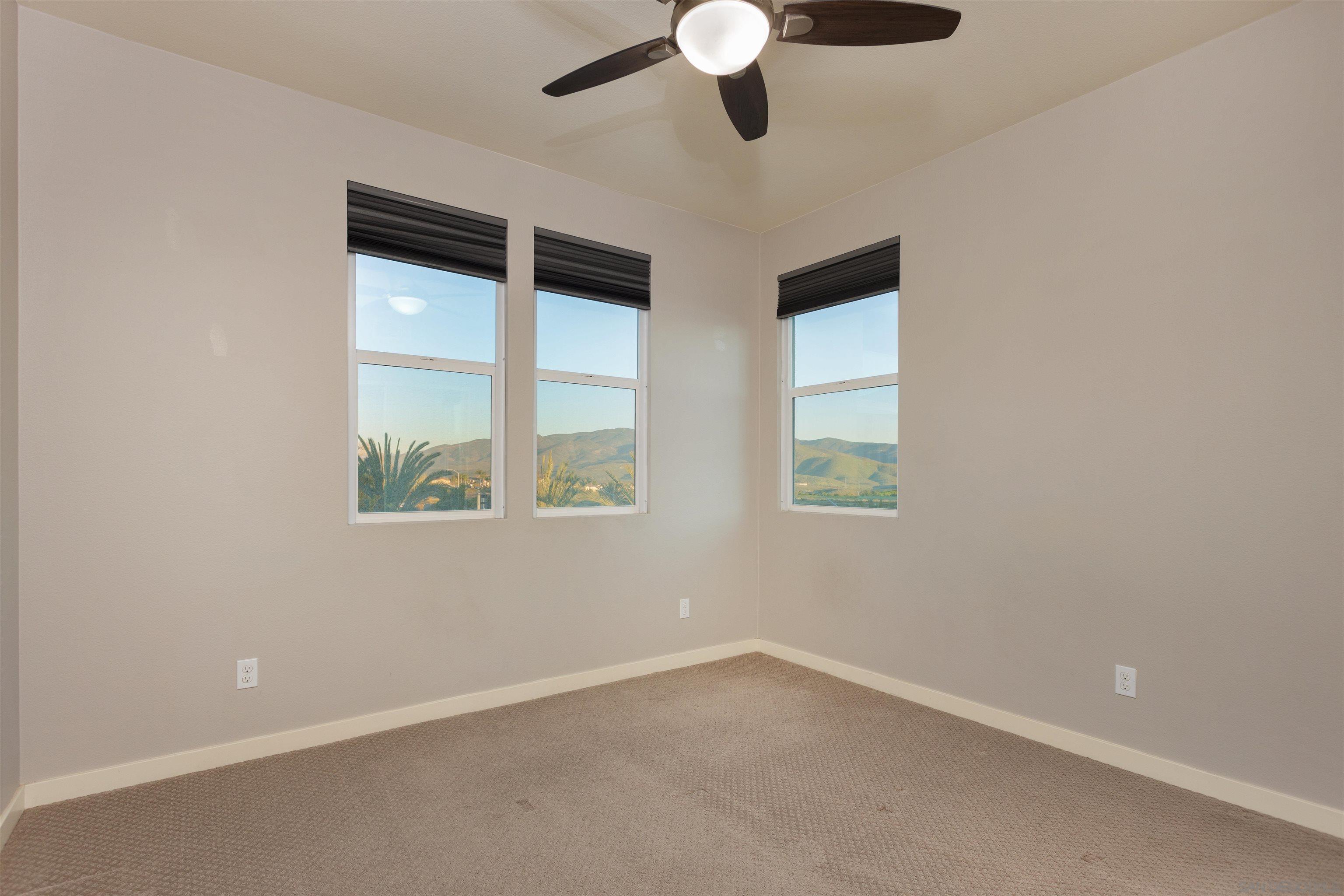 Detail Gallery Image 11 of 15 For 2048  Foxtrot Loop, Chula Vista,  CA 91915 - 4 Beds | 3/1 Baths