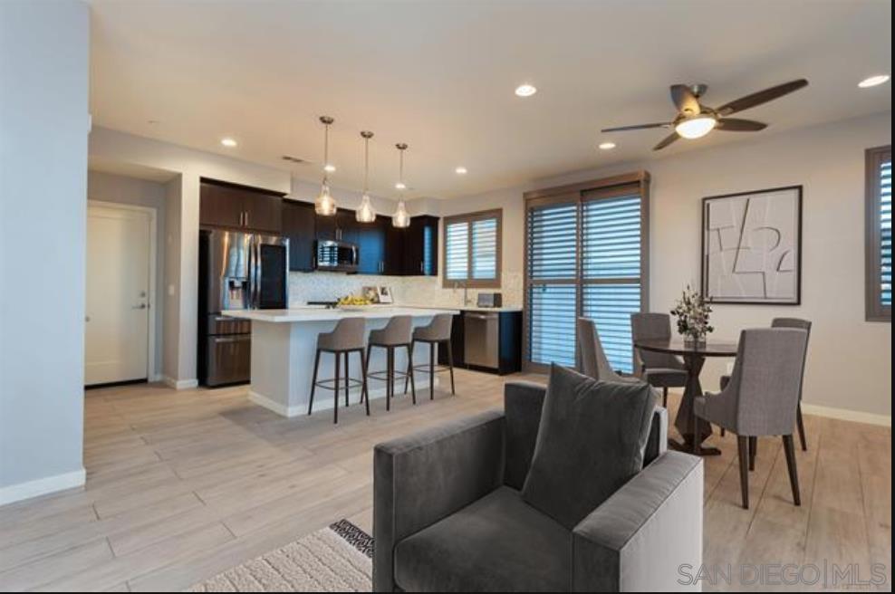 Detail Gallery Image 3 of 15 For 2048  Foxtrot Loop, Chula Vista,  CA 91915 - 4 Beds | 3/1 Baths