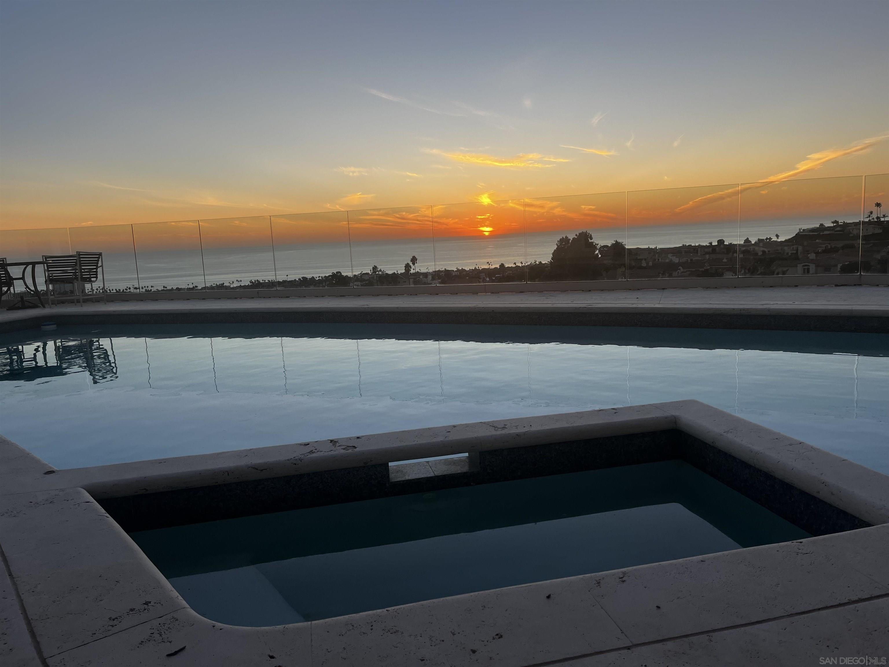 Front Image Thumbnail for SD250038741