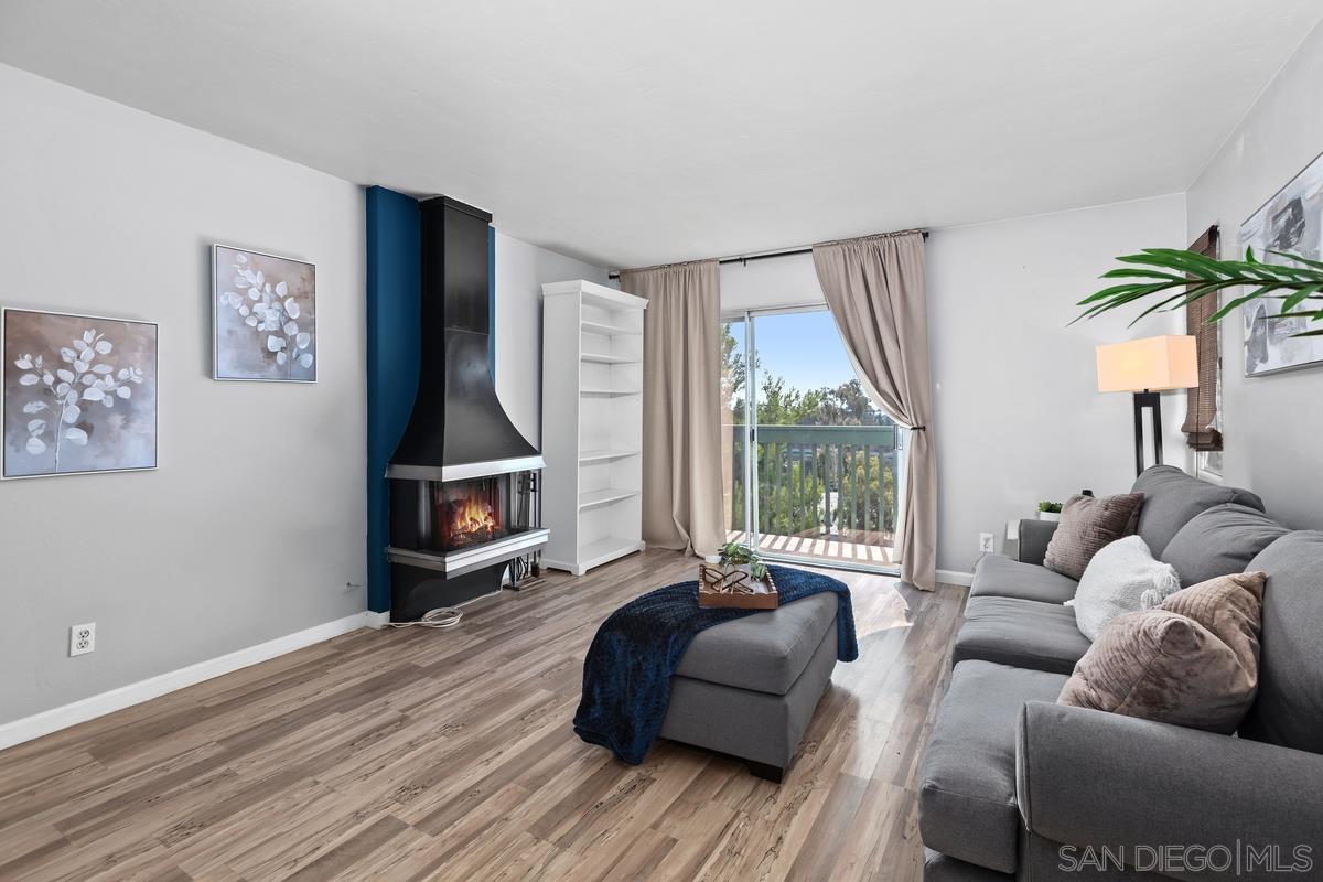 Front Image Thumbnail for SD250038743