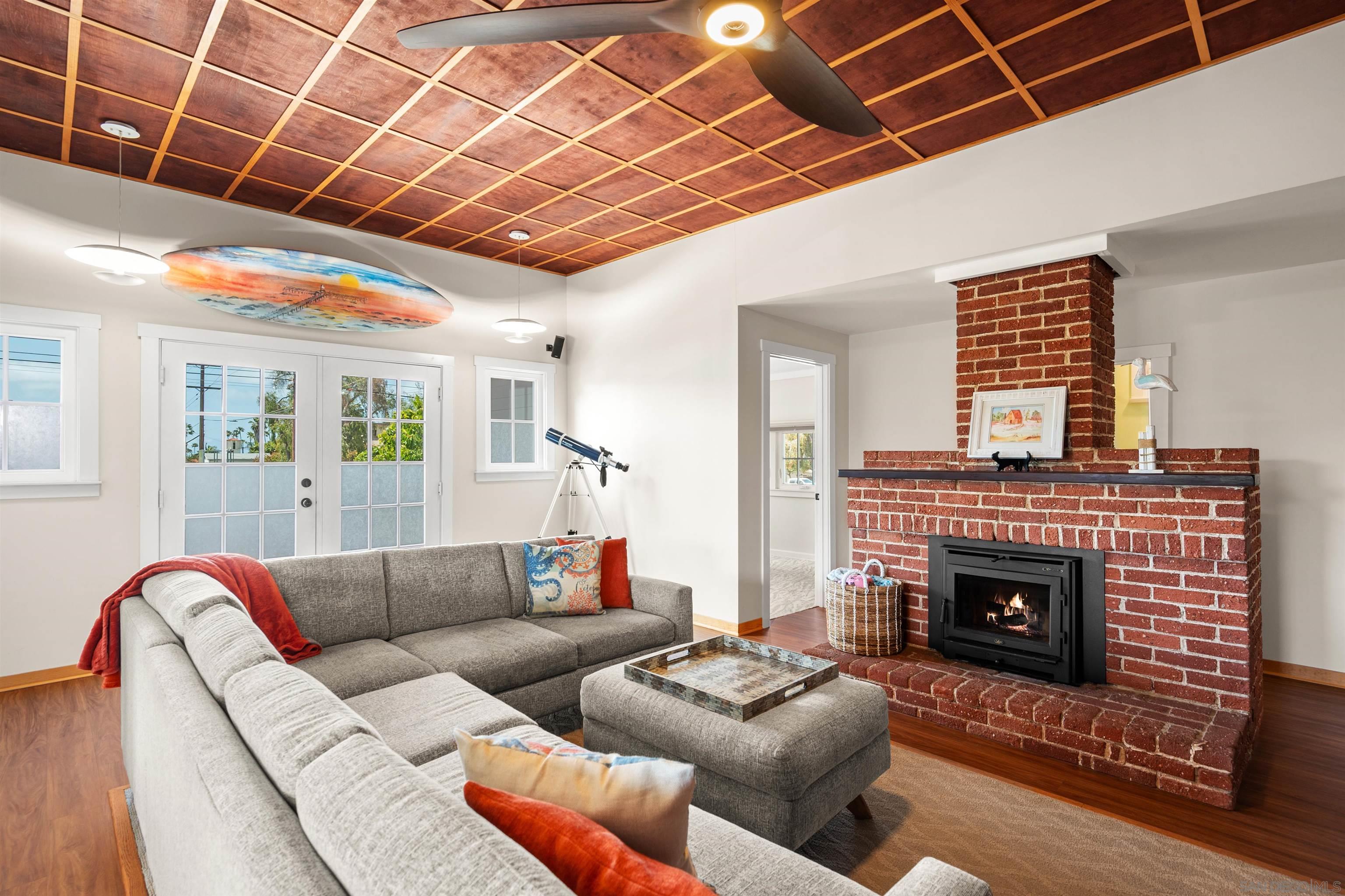 Detail Gallery Image 12 of 42 For 1971  Ebers Street, San Diego,  CA 92107 - 3 Beds | 2 Baths