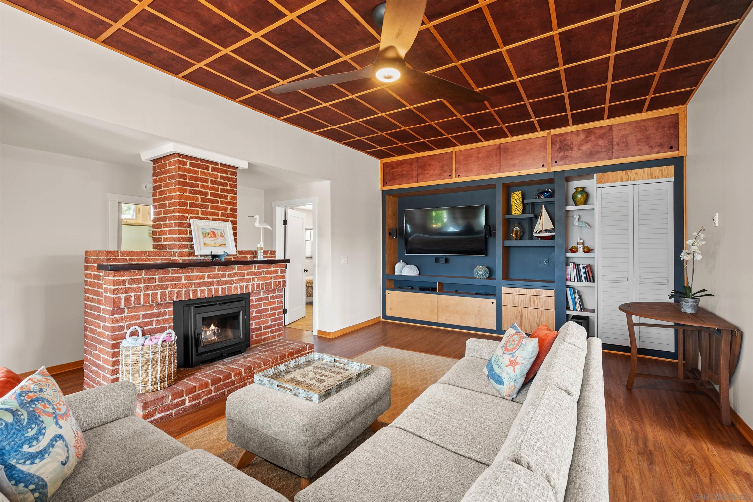 Detail Gallery Image 14 of 42 For 1971  Ebers Street, San Diego,  CA 92107 - 3 Beds | 2 Baths