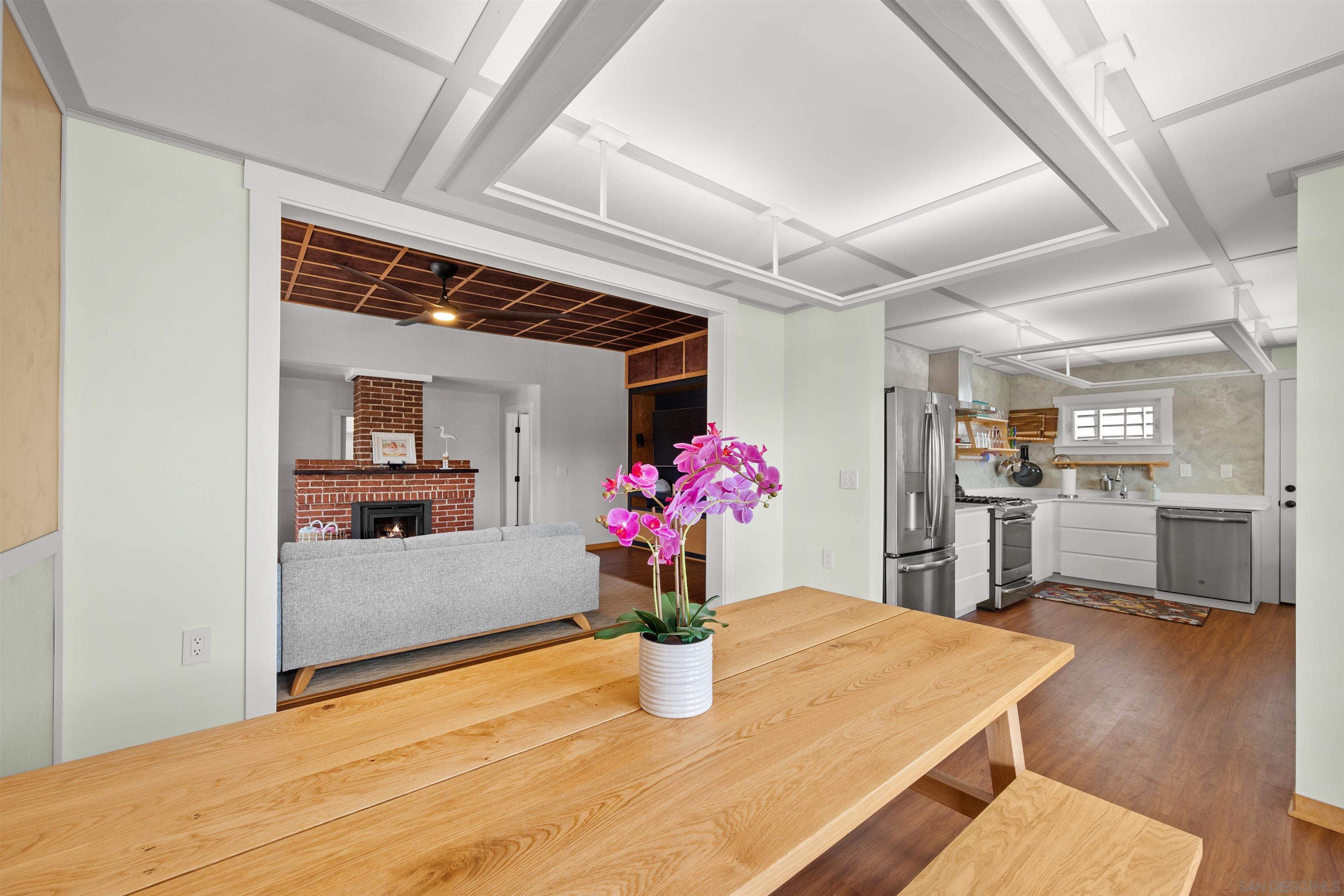 Detail Gallery Image 20 of 42 For 1971  Ebers Street, San Diego,  CA 92107 - 3 Beds | 2 Baths