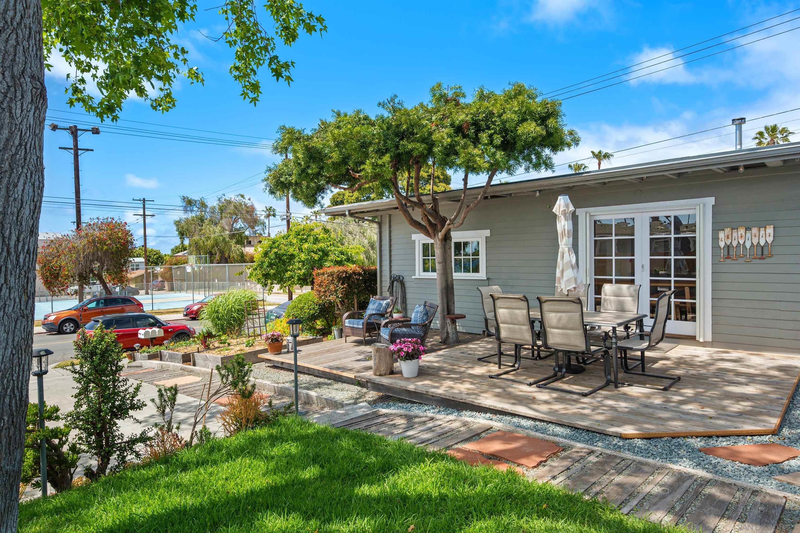 Detail Gallery Image 37 of 42 For 1971  Ebers Street, San Diego,  CA 92107 - 3 Beds | 2 Baths