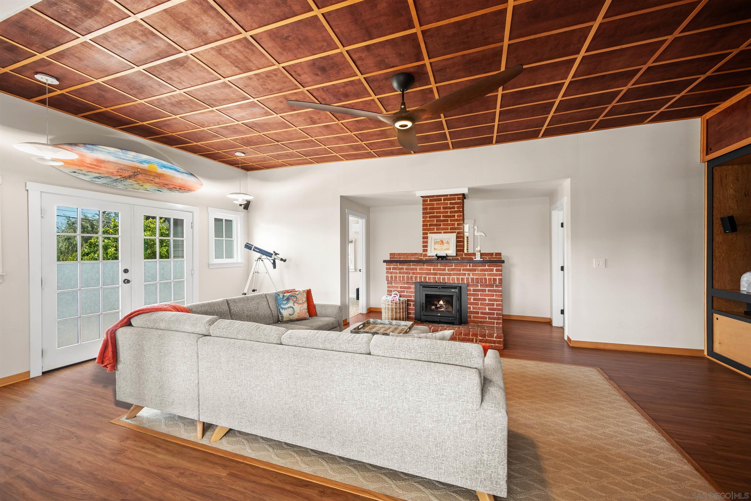 Detail Gallery Image 10 of 42 For 1971  Ebers Street, San Diego,  CA 92107 - 3 Beds | 2 Baths